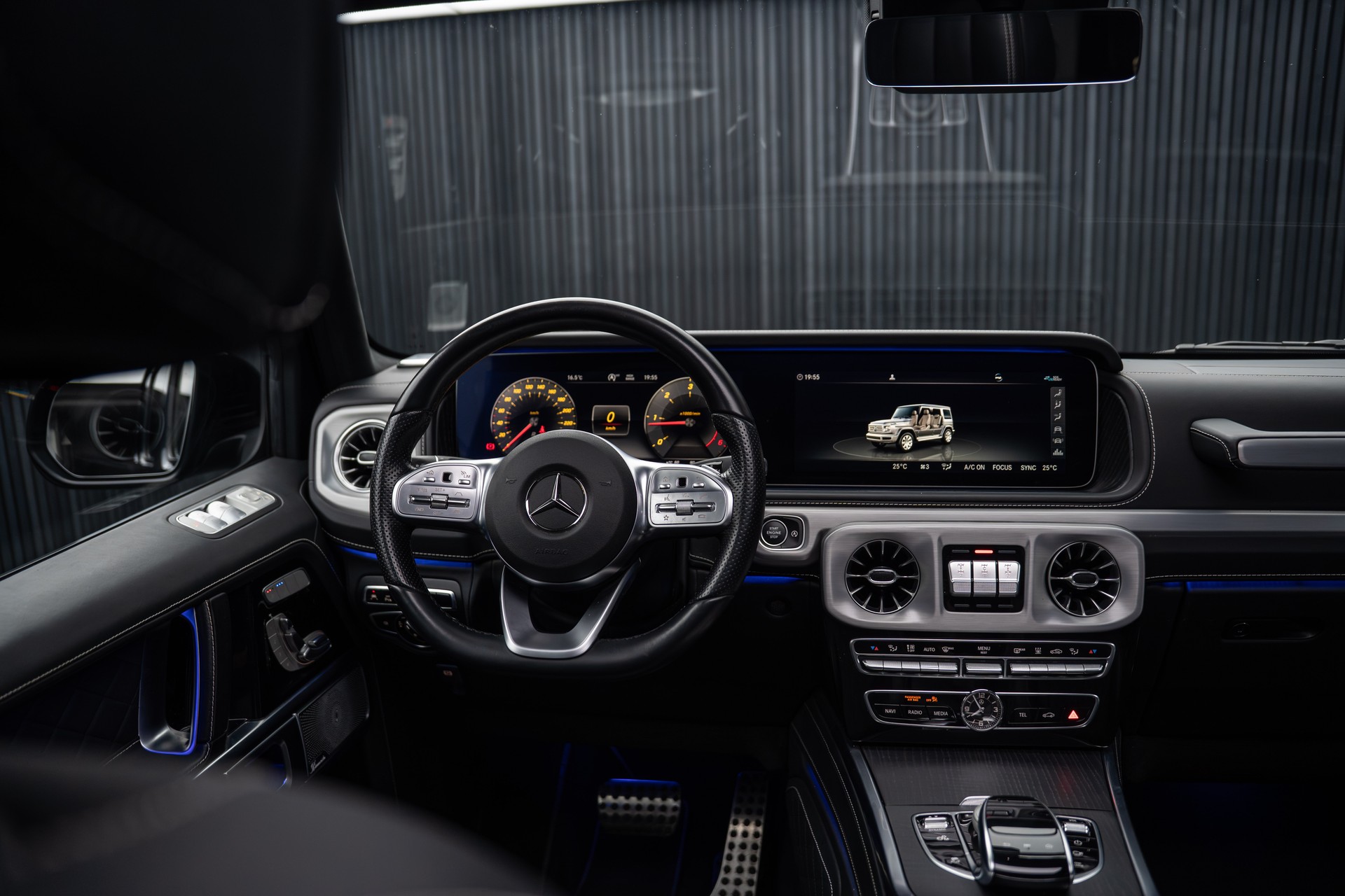 MERCEDES-BENZ G 400 d AMG Line 9G-Tronic-image-5