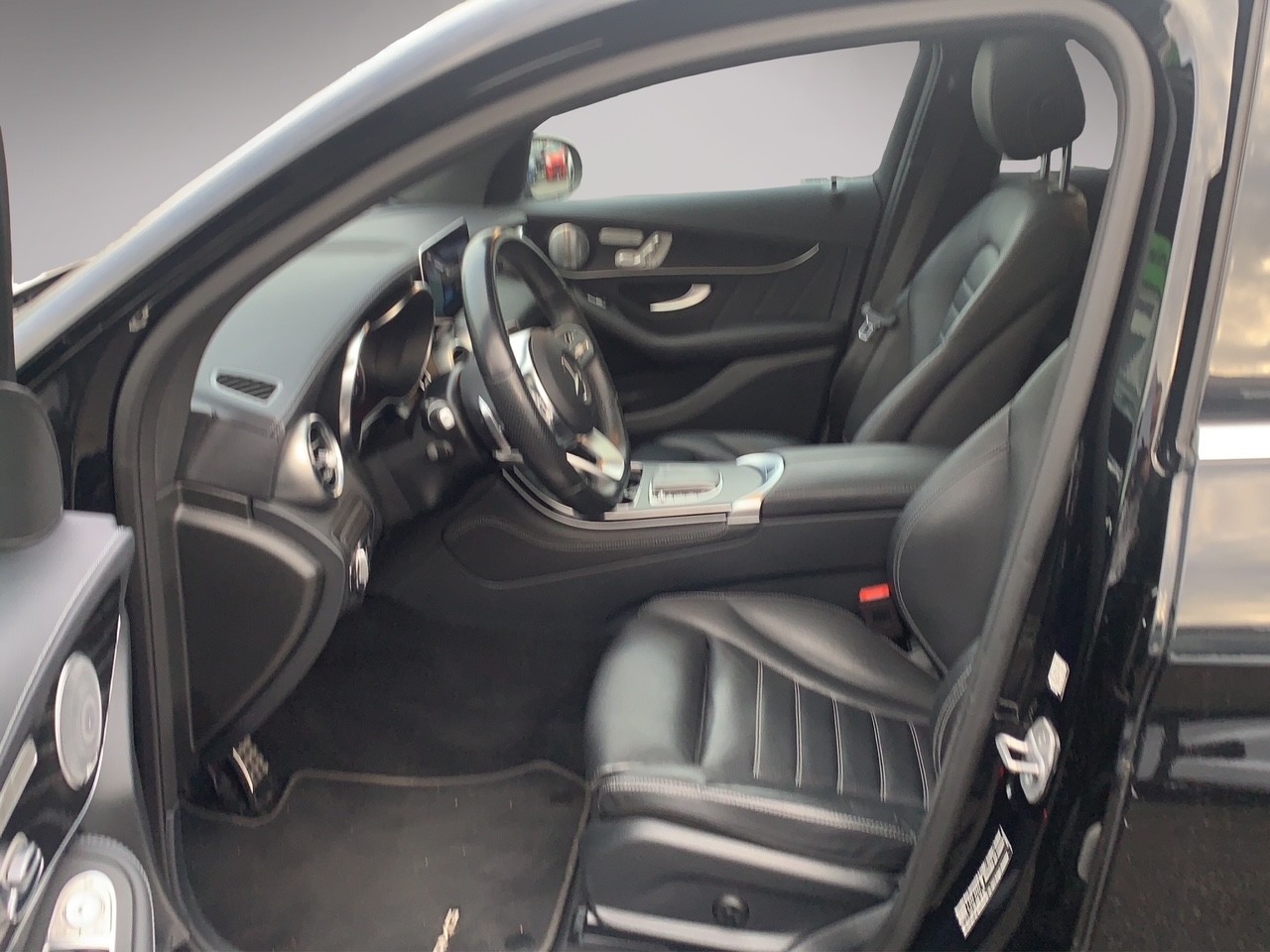 MERCEDES-BENZ GLC Coupé 300 AMG Line 4Matic 9G-Tronic-image-8