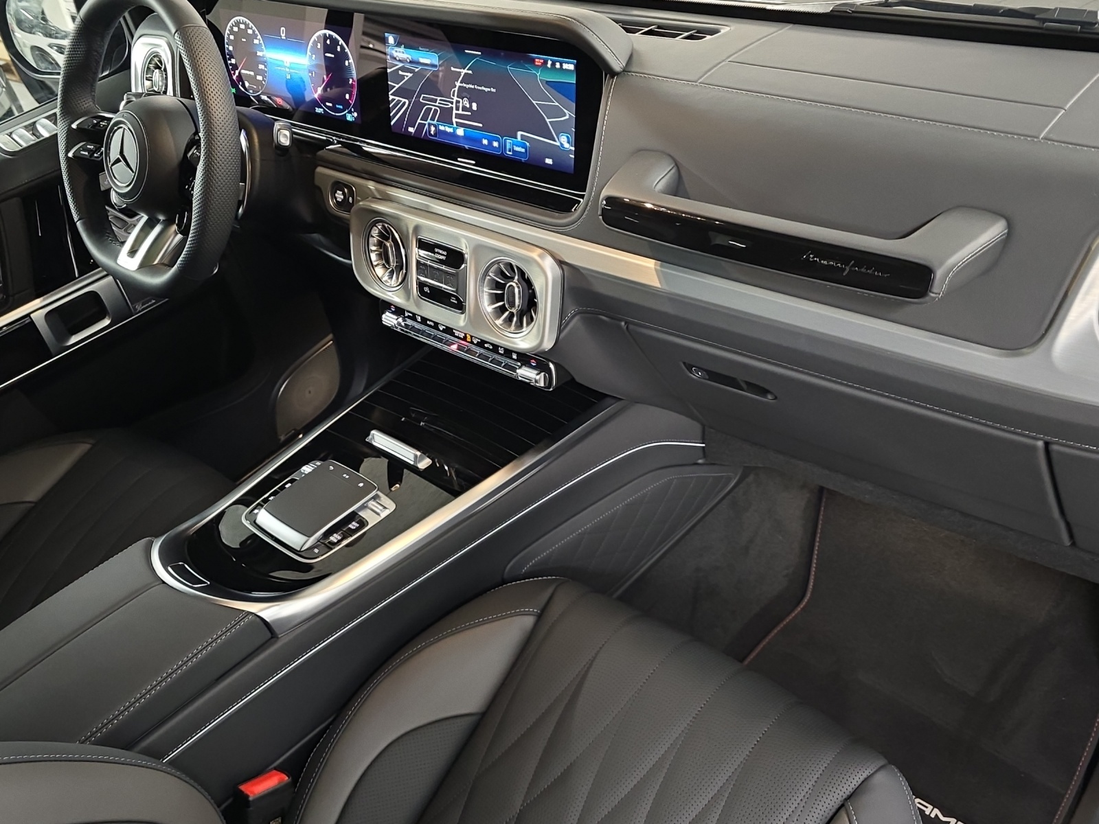 MERCEDES-BENZ G 63 AMG-image-11