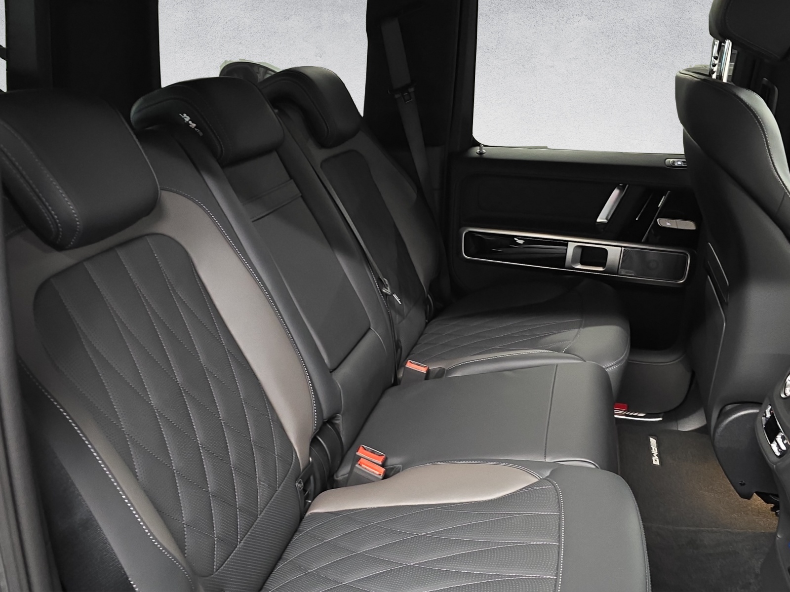 MERCEDES-BENZ G 63 AMG-image-13