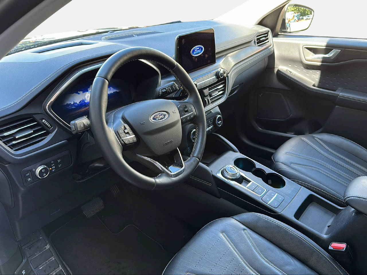FORD Kuga 2.5 Plug-in Hybrid Vignale-image-8