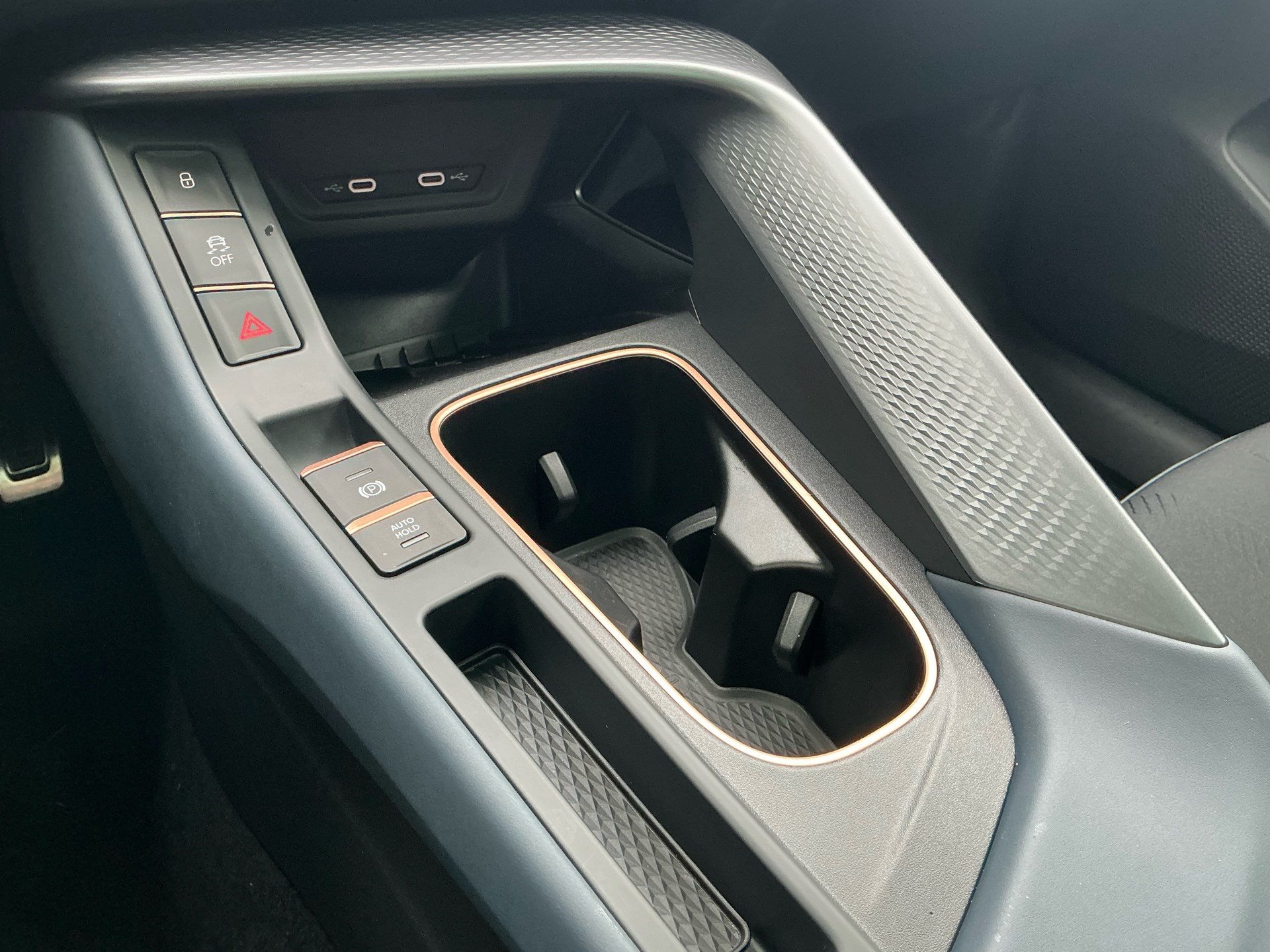 CUPRA Terramar 2.0 TSI 265PS 4Drive VZ *** TOPAUSSTATTUNG MIT 5 JAHREN CUPRA WERKSGARANTIE ***-image-24