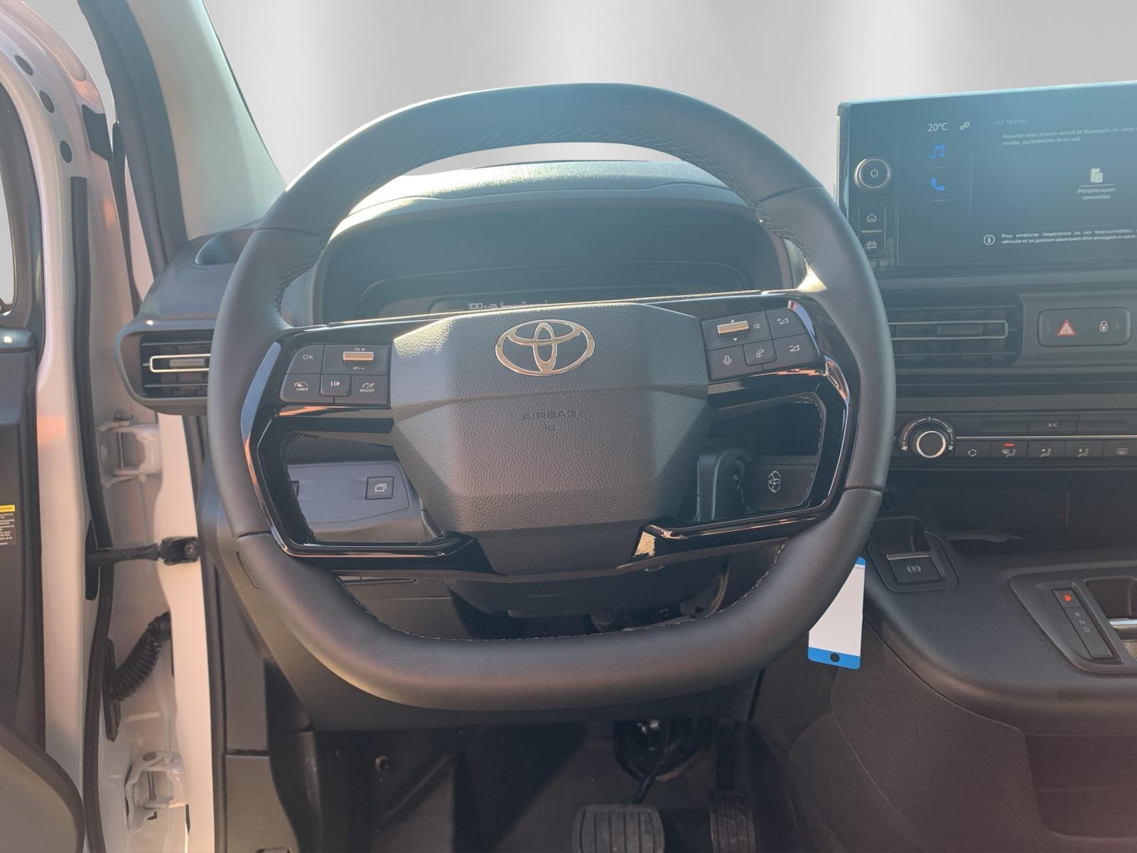 TOYOTA PROACE CITY Van L2 52KWh Active-image-8