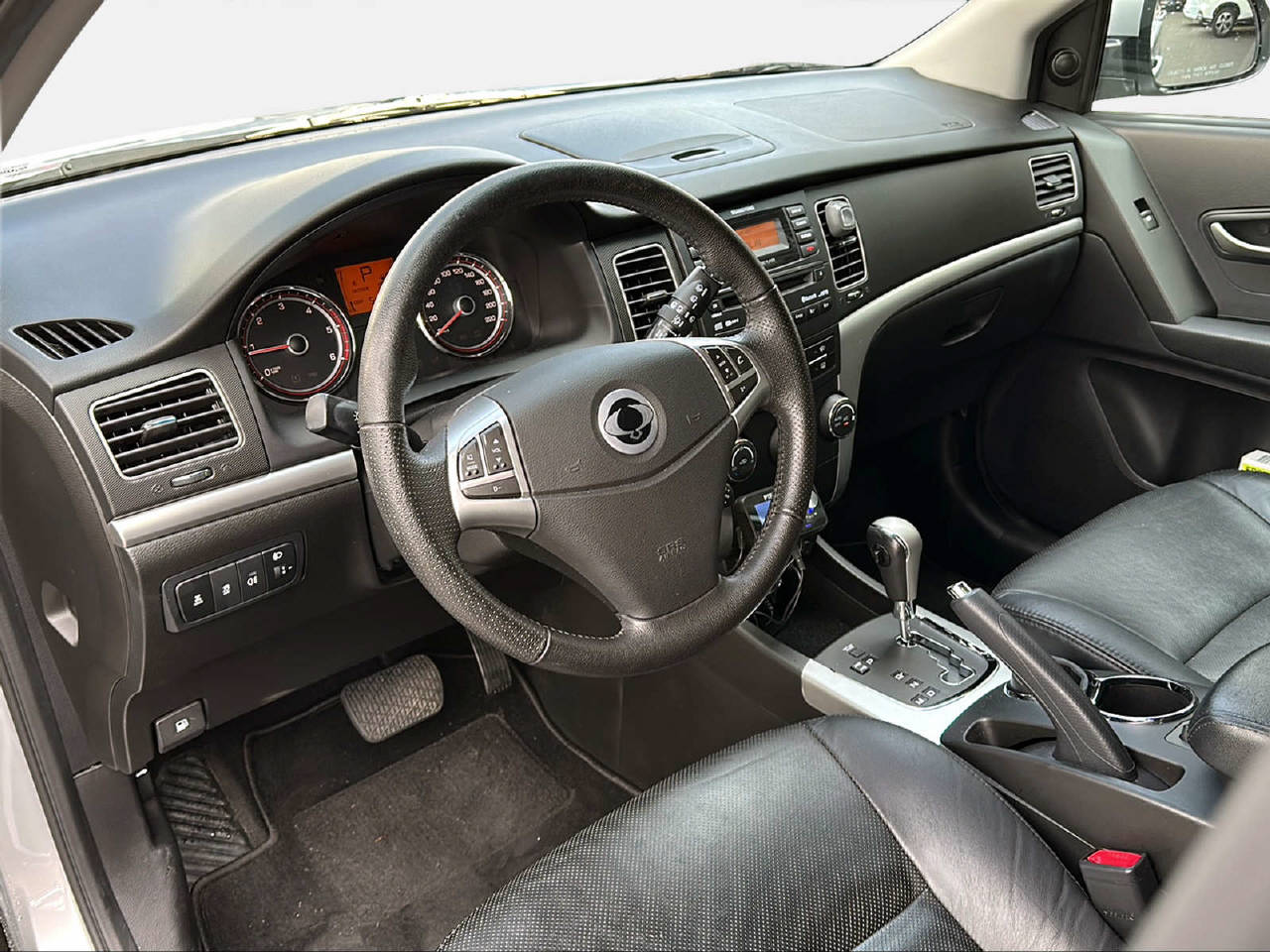 KGM-SsangYong Korando 2.0 e-XDi Sapphire 4WD-image-9