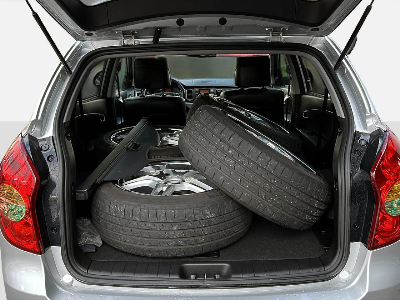 KGM-SsangYong Korando 2.0 e-XDi Sapphire 4WD-image-13