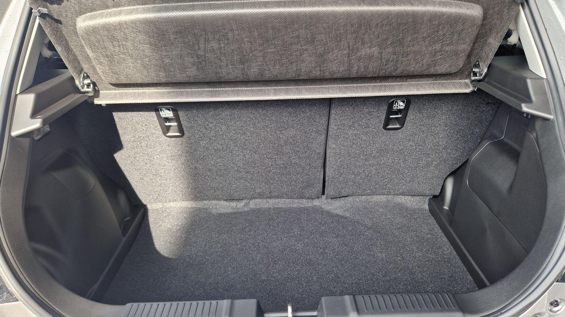 SUZUKI Swift 1.2 Sakura Hybrid 4x4-image-5