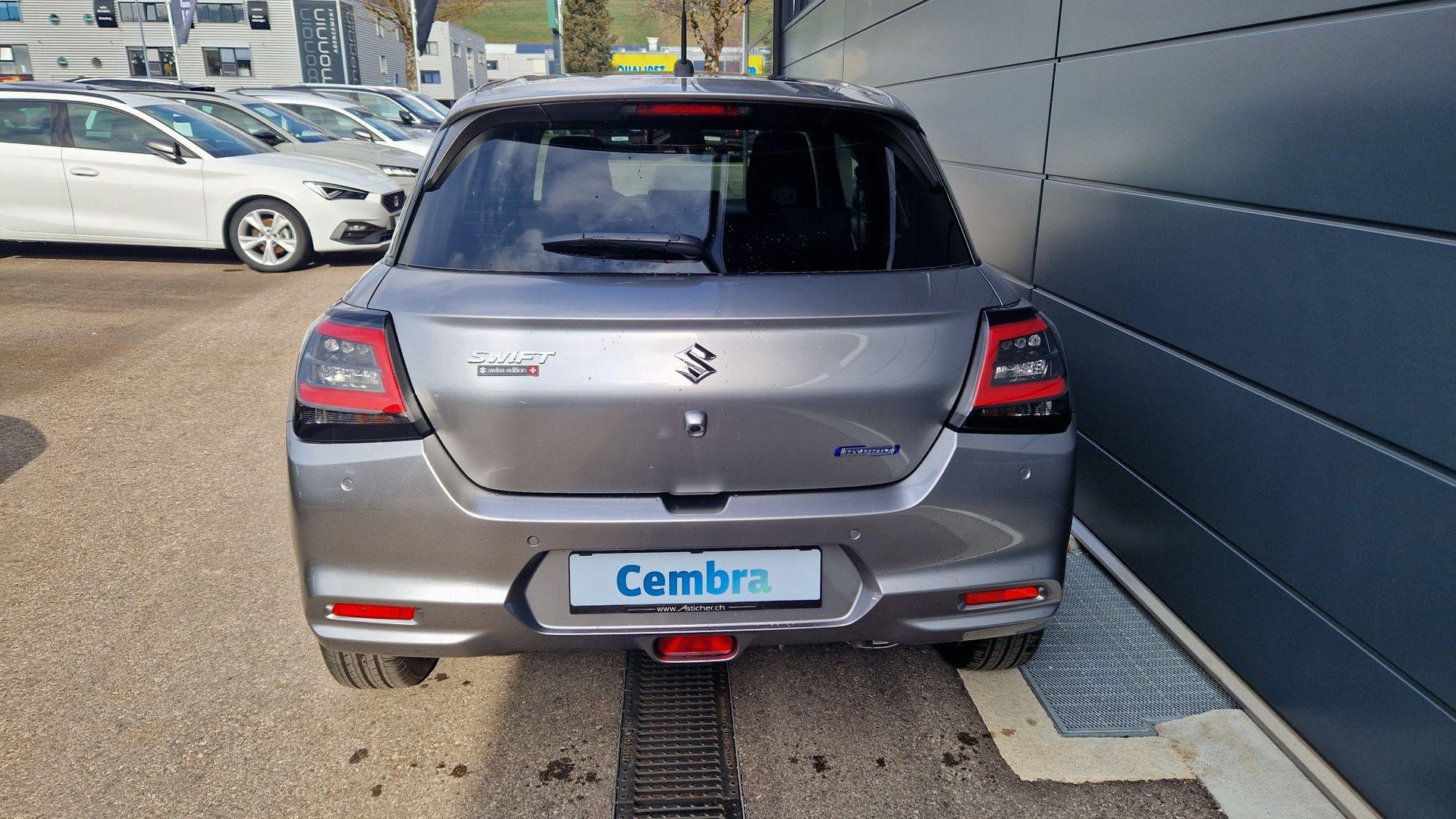 SUZUKI Swift 1.2 Sakura Hybrid 4x4-image-3