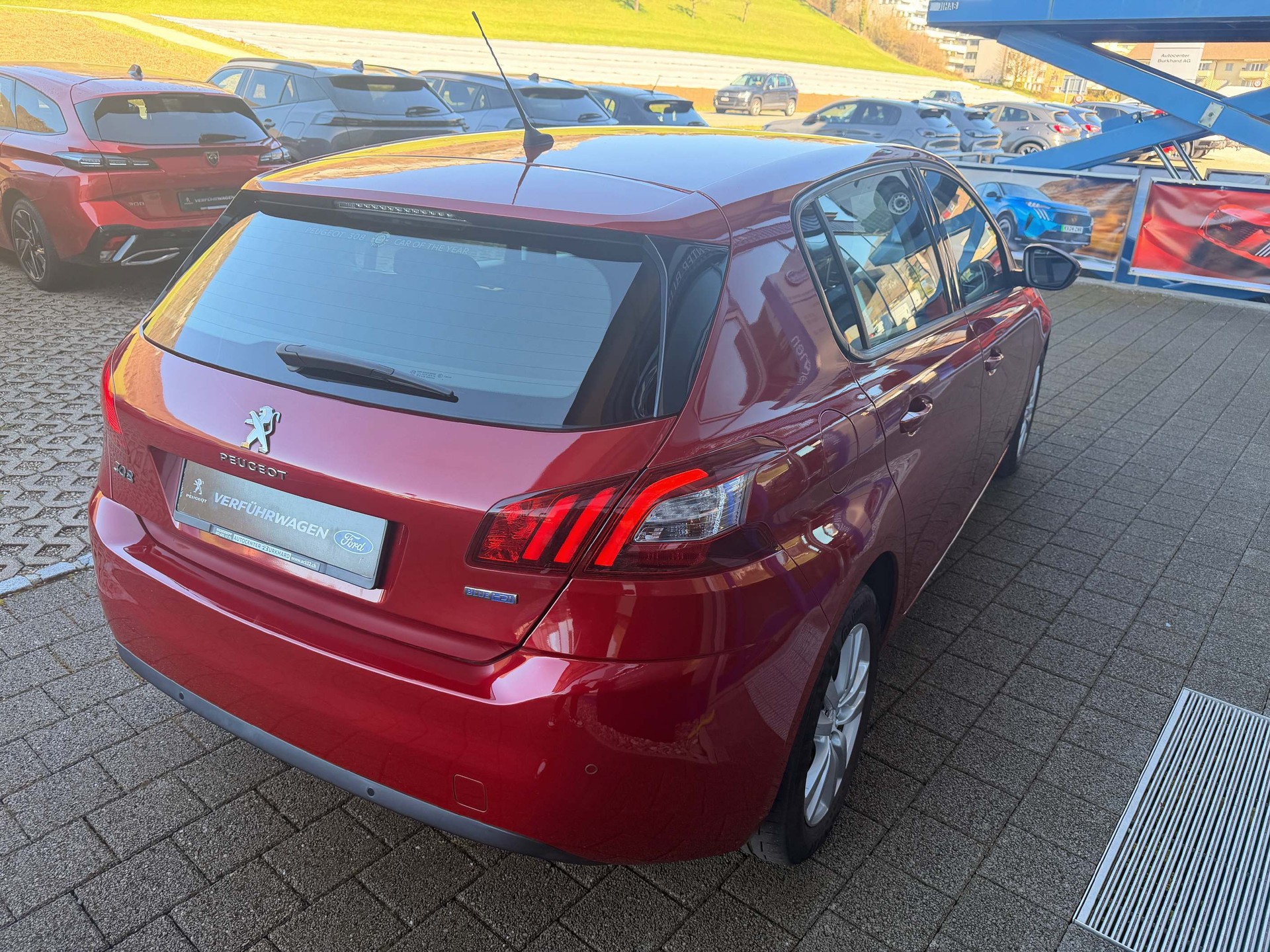 PEUGEOT 308 1.6 BlueHDi Allure-image-4