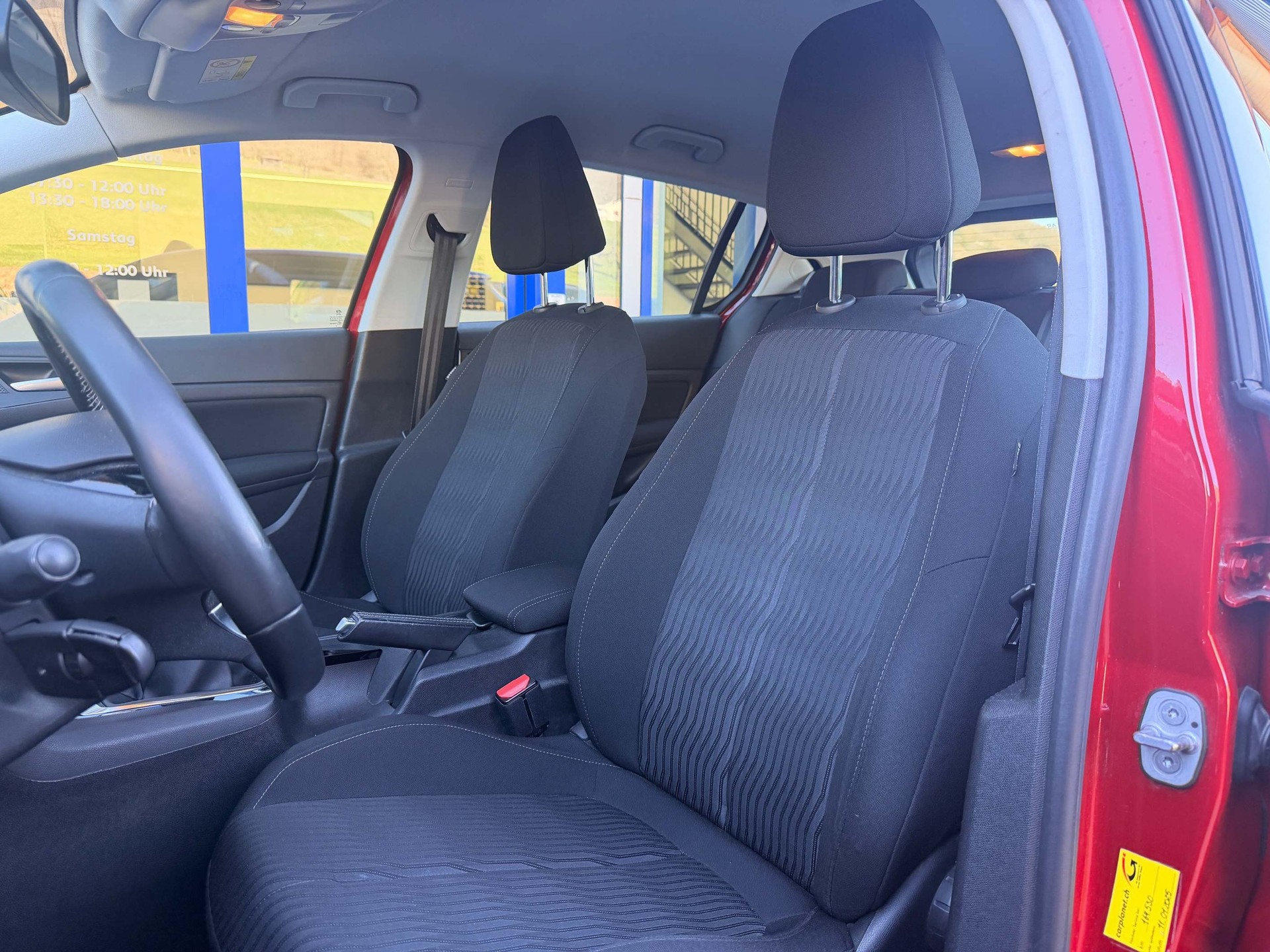 PEUGEOT 308 1.6 BlueHDi Allure-image-11