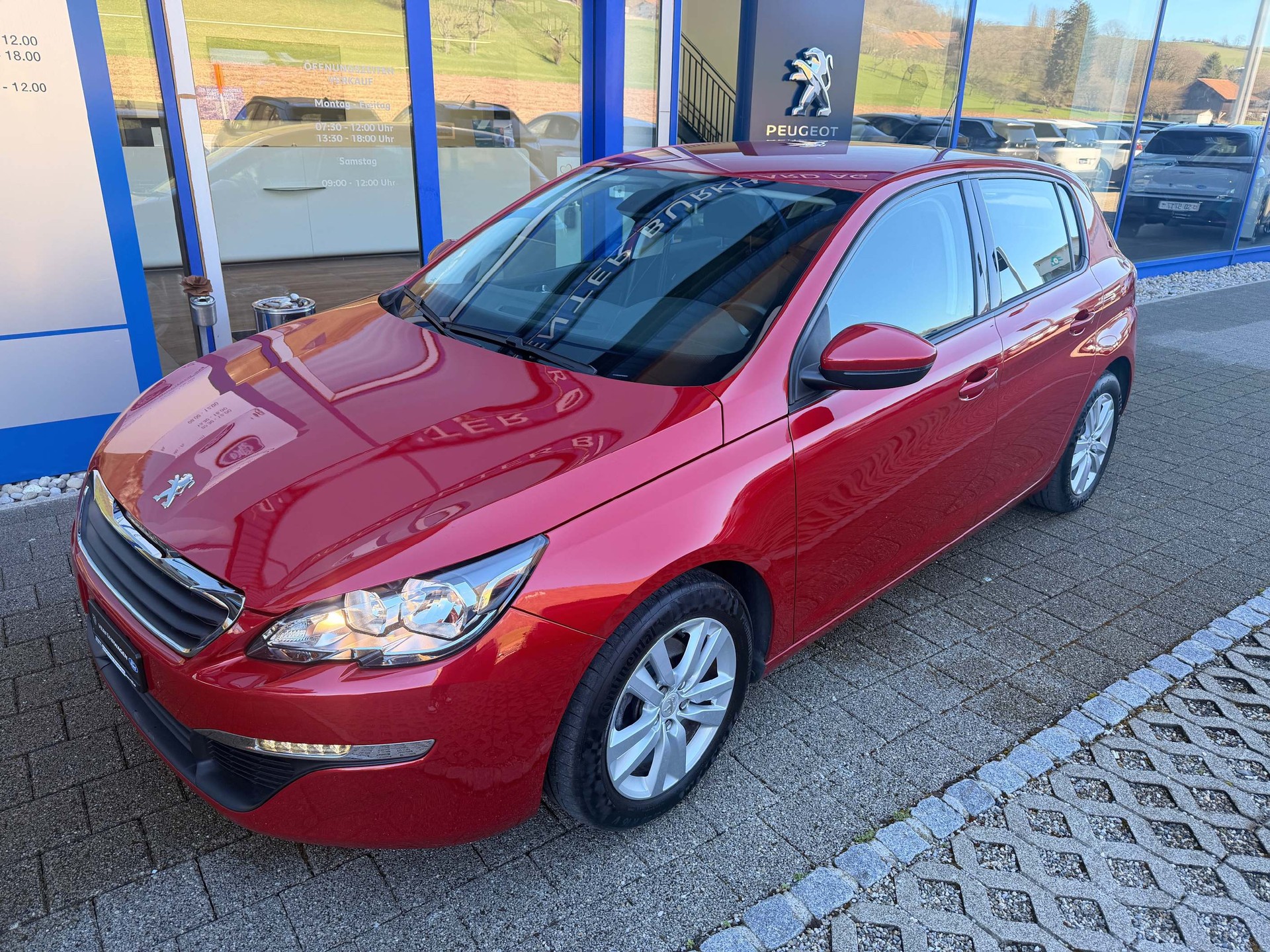 PEUGEOT 308 1.6 BlueHDi Allure-image-1