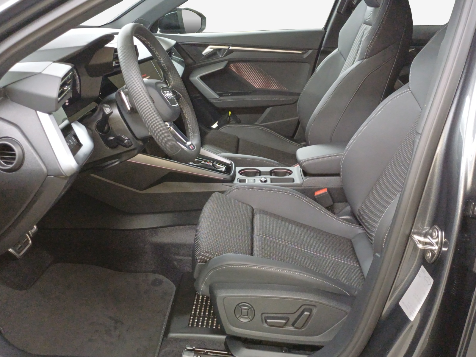AUDI A3 Sportback TFSI 110 kW S line S tronic-image-7