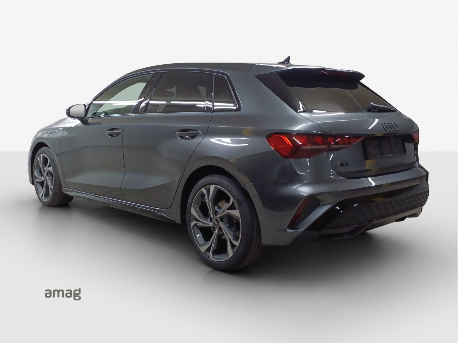 AUDI A3 Sportback TFSI 110 kW S line S tronic-image-2