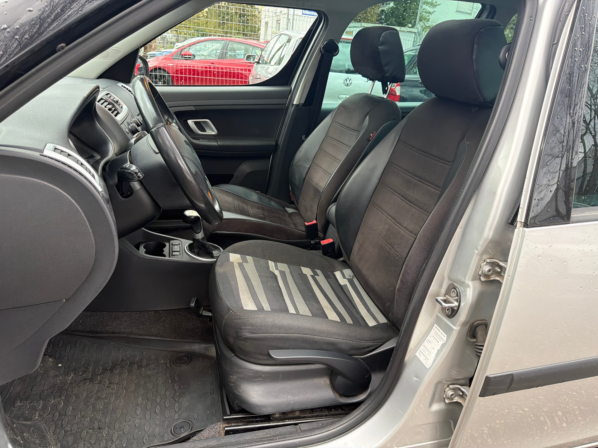 SKODA Roomster 1.6 Style ** Klimaanlage ** Tempomat ** Park Sensor H ** B04 **-image-6
