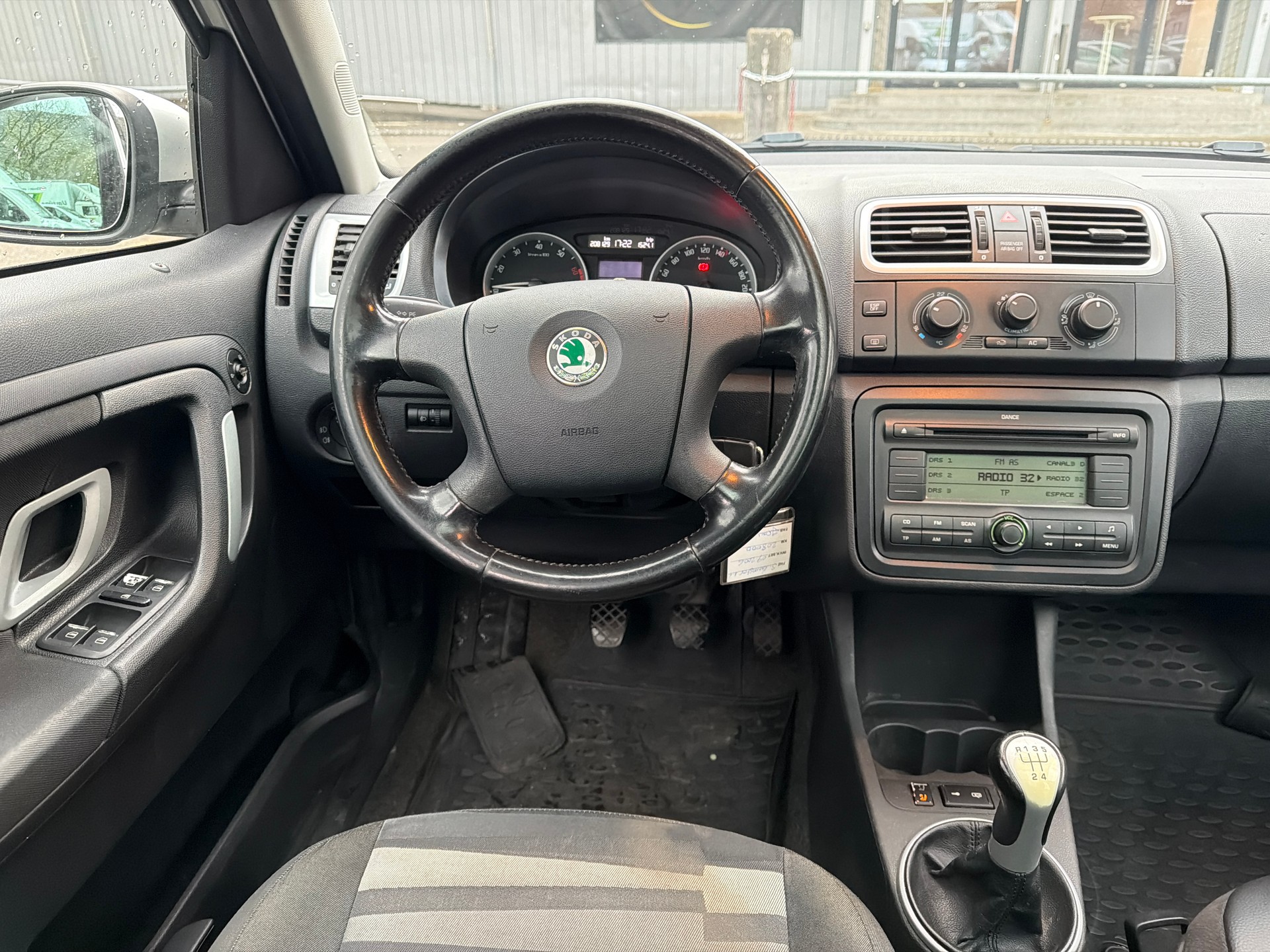 SKODA Roomster 1.6 Style ** Klimaanlage ** Tempomat ** Park Sensor H ** B04 **-image-3