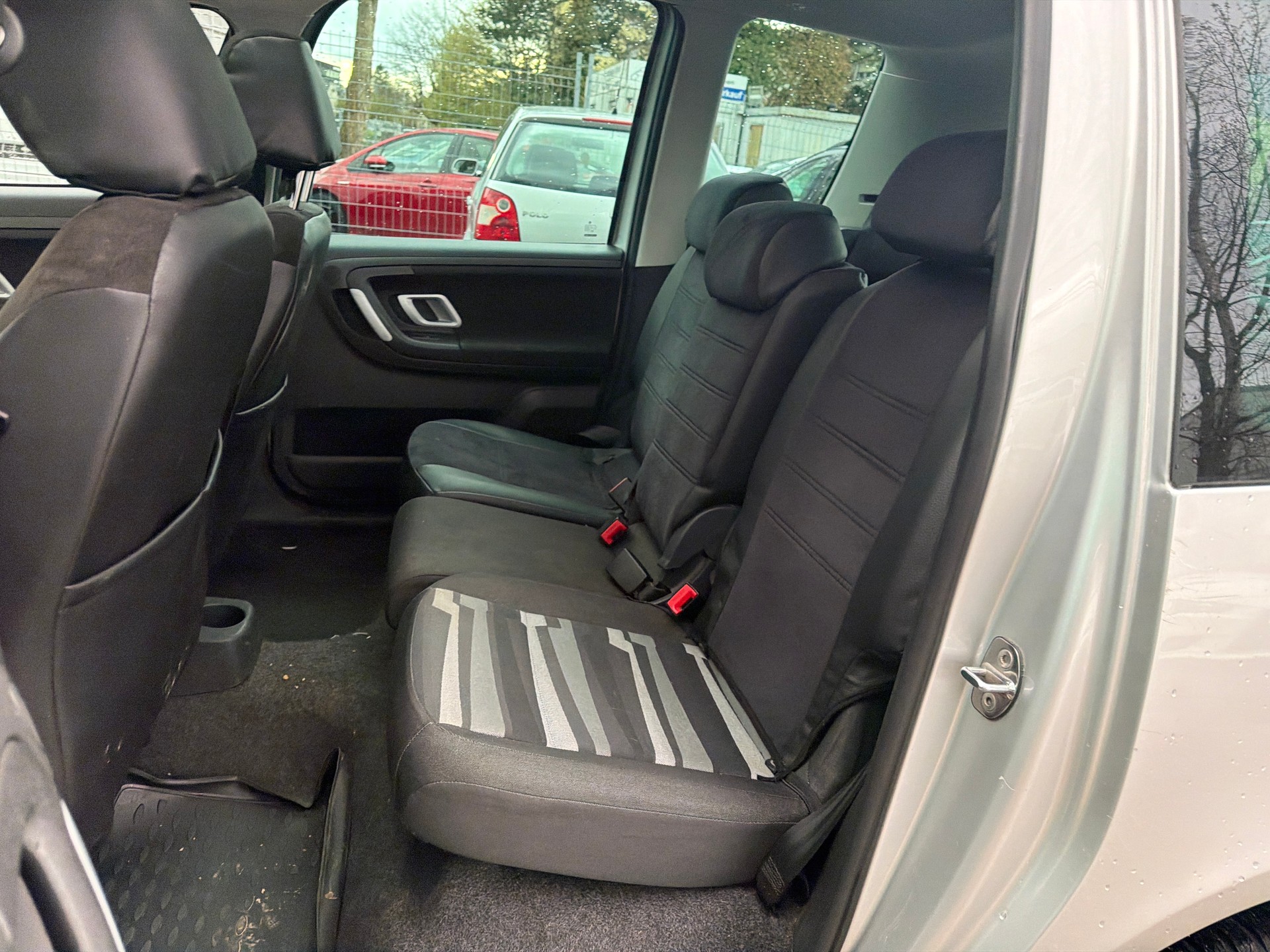 SKODA Roomster 1.6 Style ** Klimaanlage ** Tempomat ** Park Sensor H ** B04 **-image-2