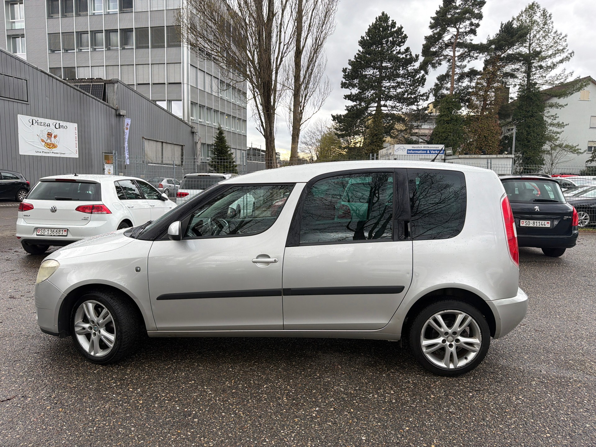 SKODA Roomster 1.6 Style ** Klimaanlage ** Tempomat ** Park Sensor H ** B04 **-image-9