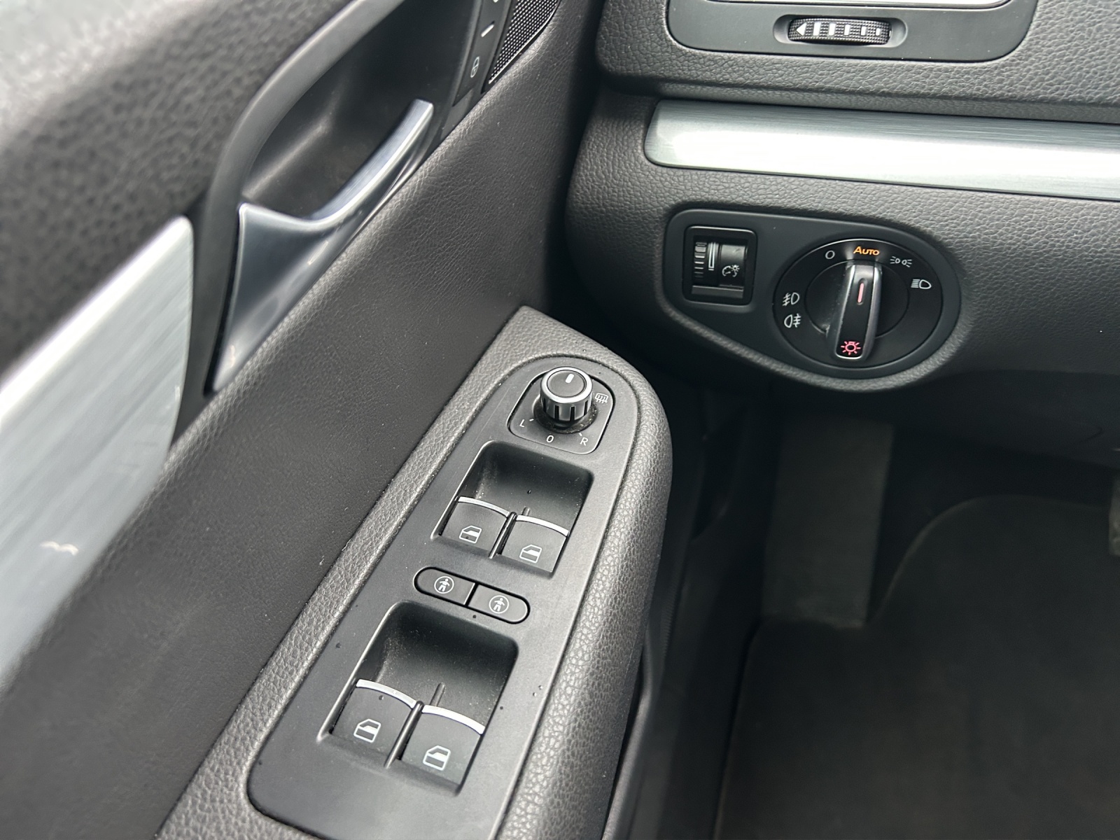 VW Sharan 2.0 TDI BlueMotion Technology Highline DSG-image-15