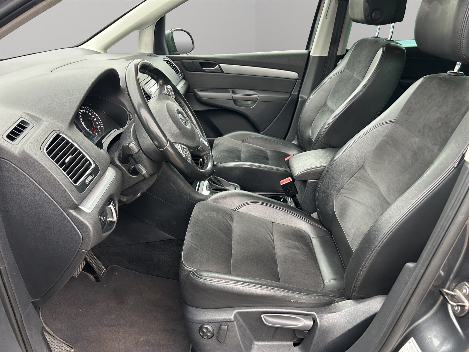 VW Sharan 2.0 TDI BlueMotion Technology Highline DSG-image-8