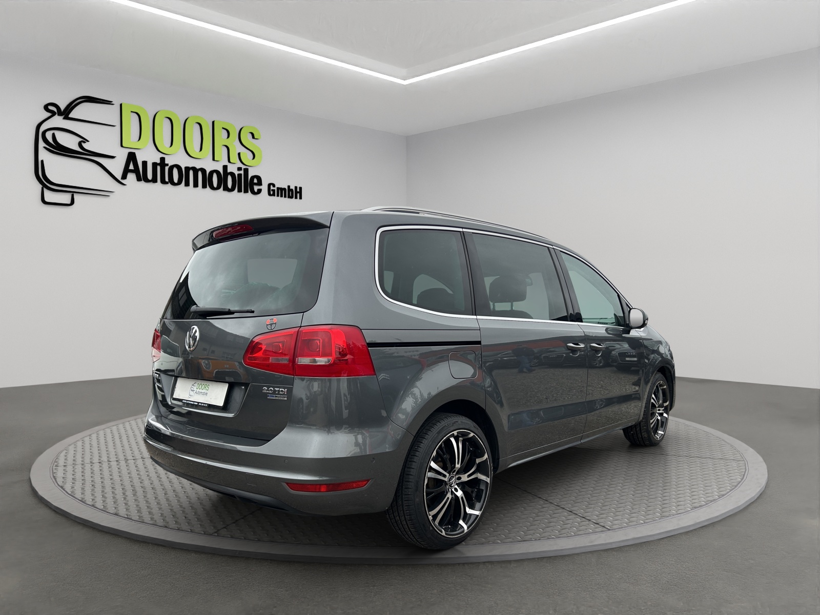 VW Sharan 2.0 TDI BlueMotion Technology Highline DSG-image-4