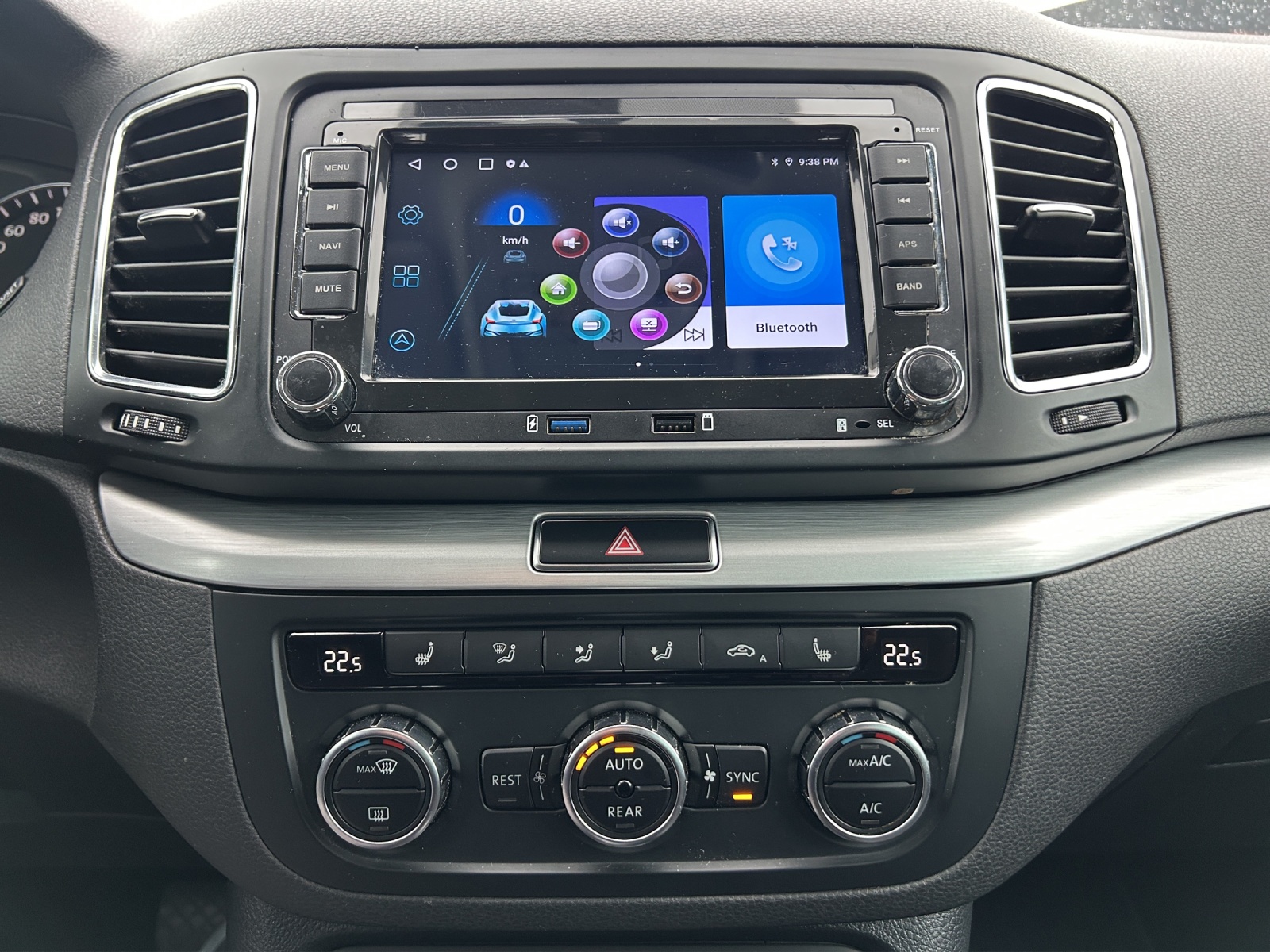 VW Sharan 2.0 TDI BlueMotion Technology Highline DSG-image-17