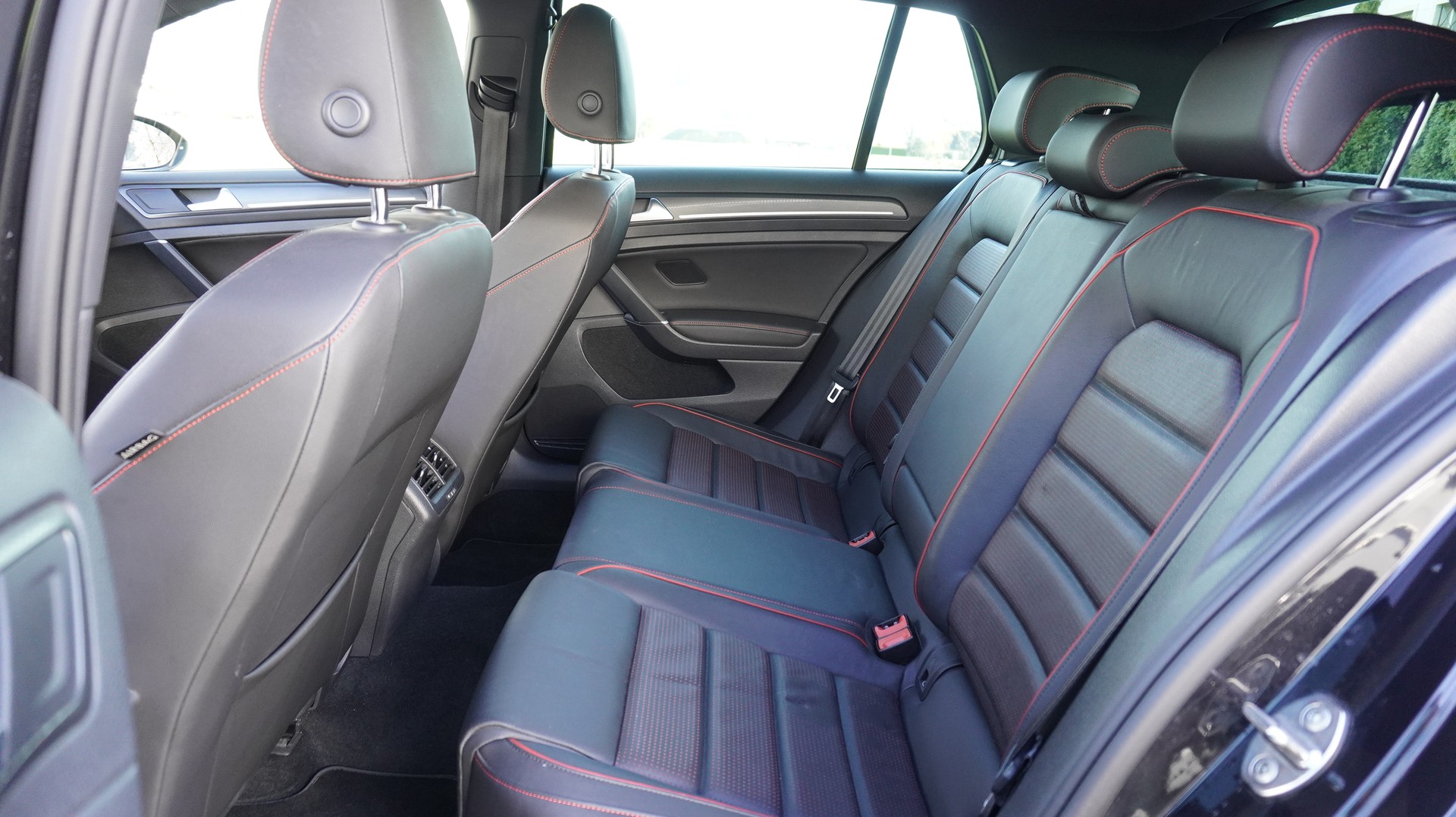 VW Golf 2.0 TSI GTI Performance DSG-image-4