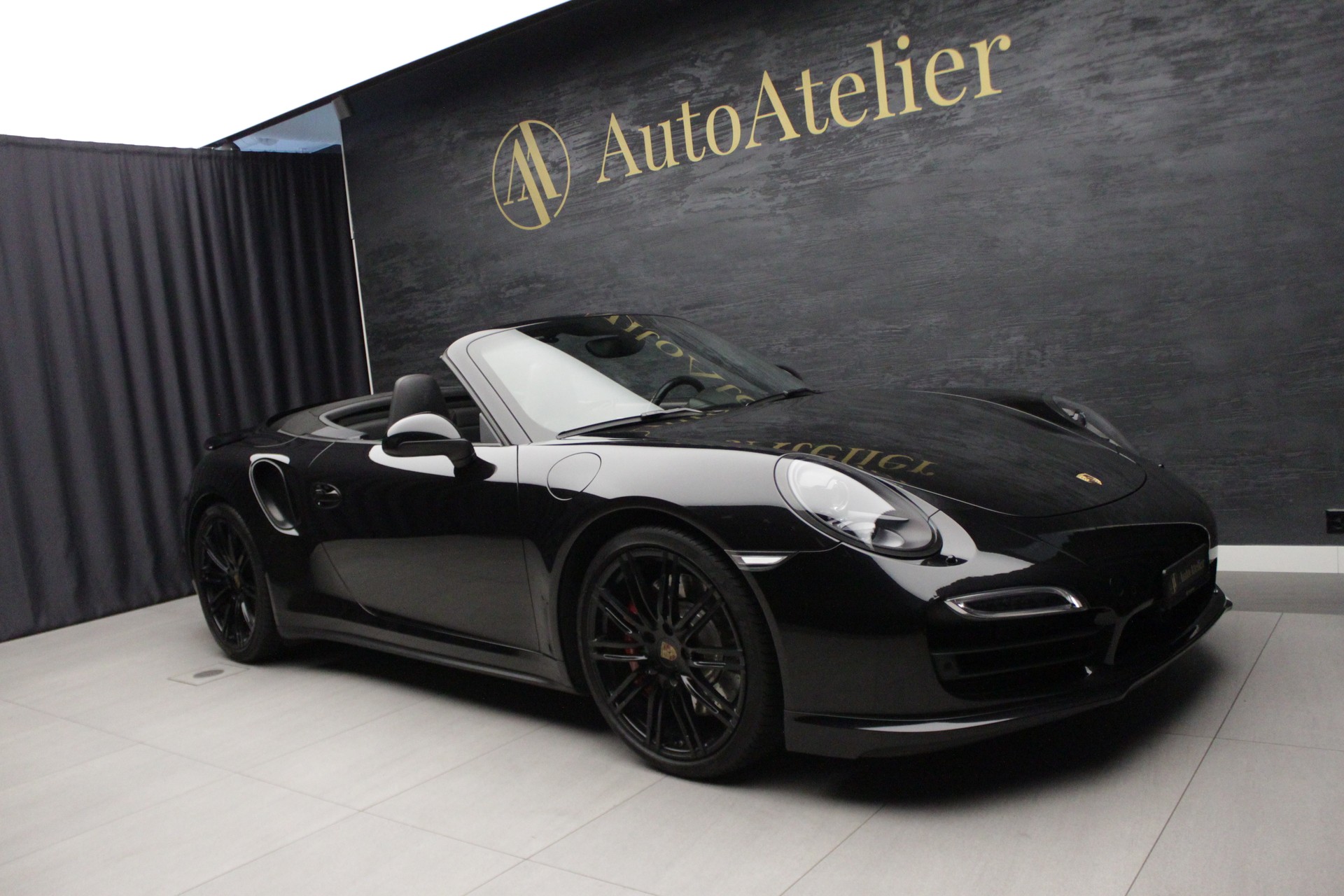 PORSCHE 911 Turbo Cabrio PDK-image-5