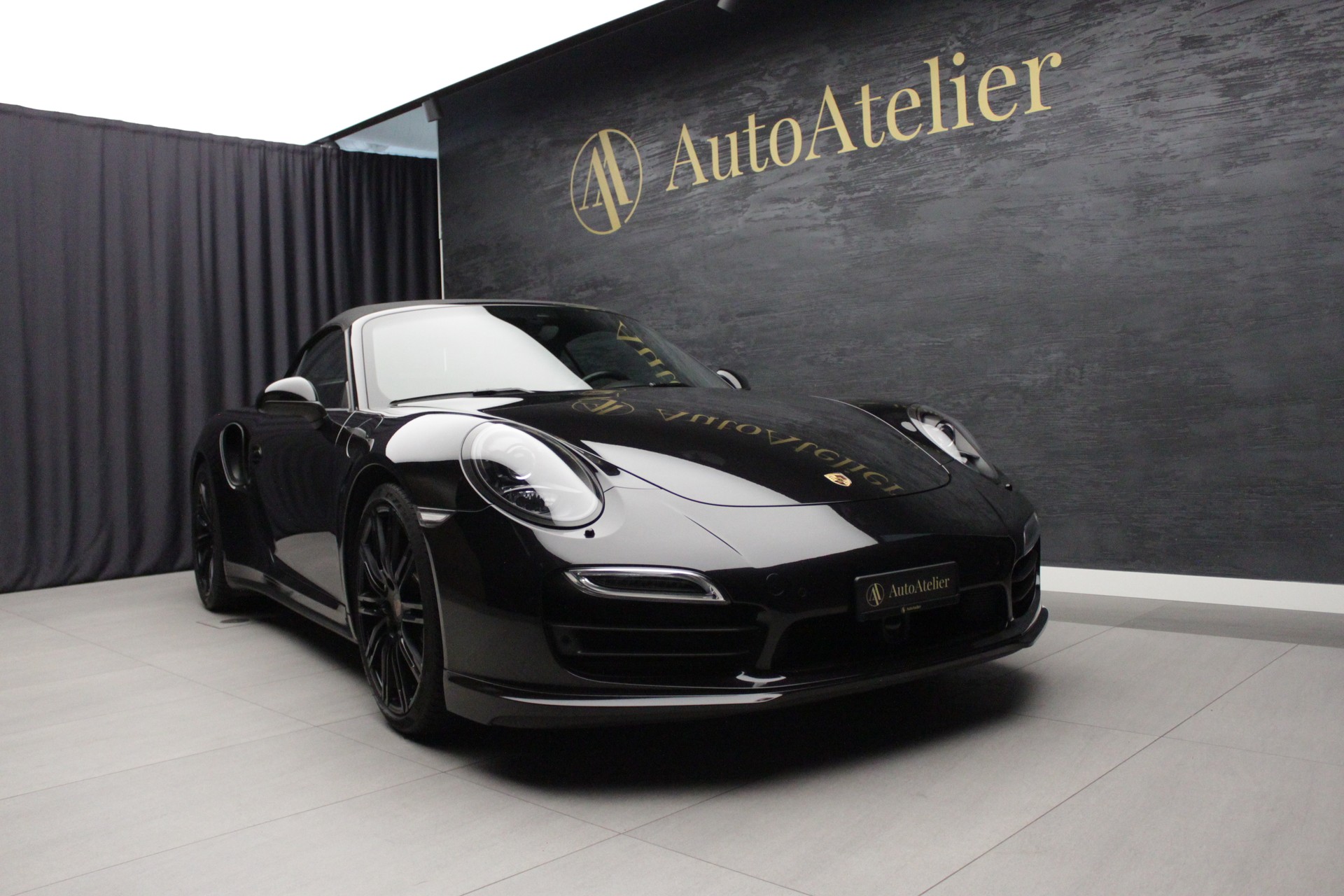 PORSCHE 911 Turbo Cabrio PDK-showroom-element-1