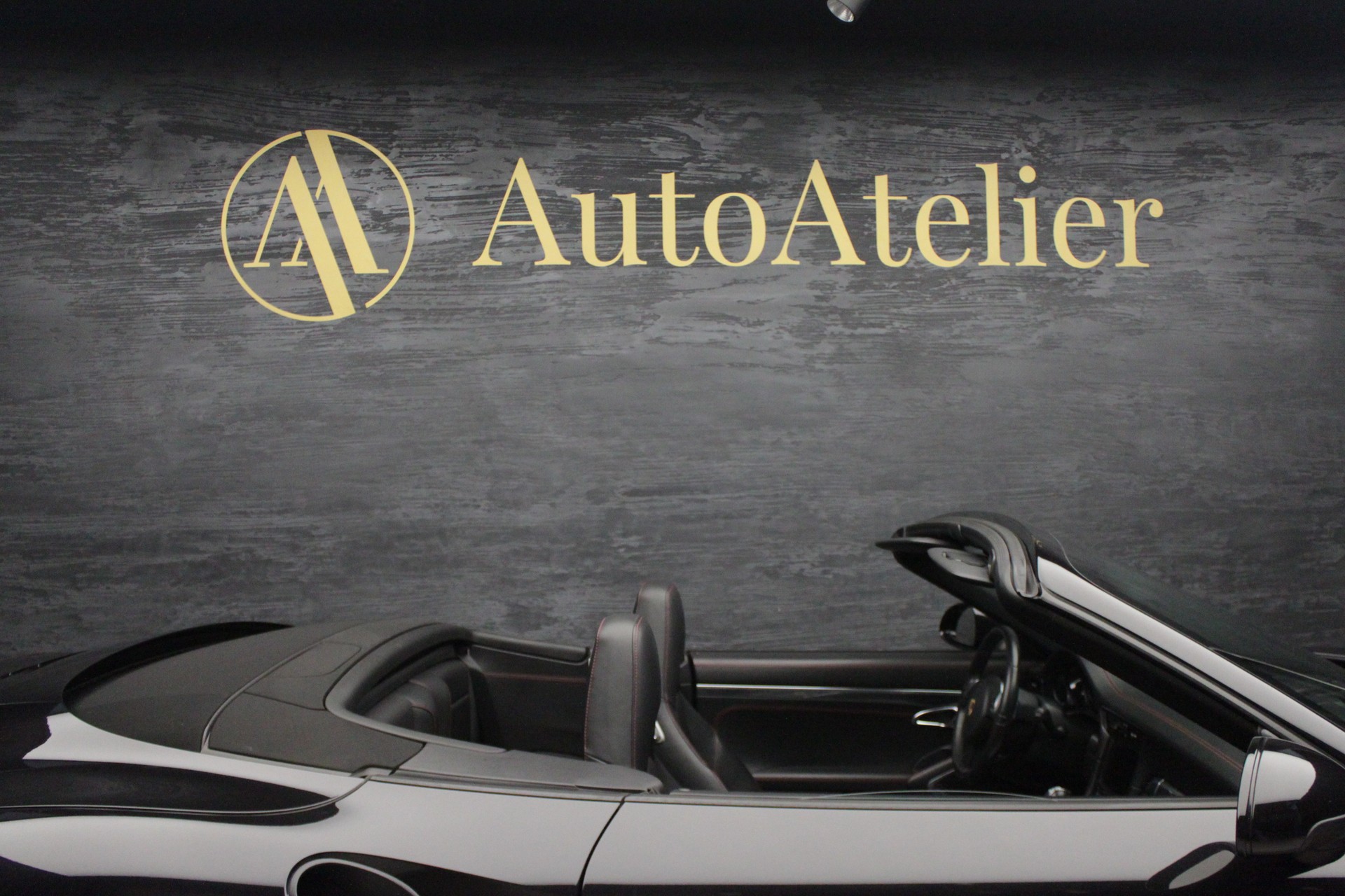 PORSCHE 911 Turbo Cabrio PDK-image-9