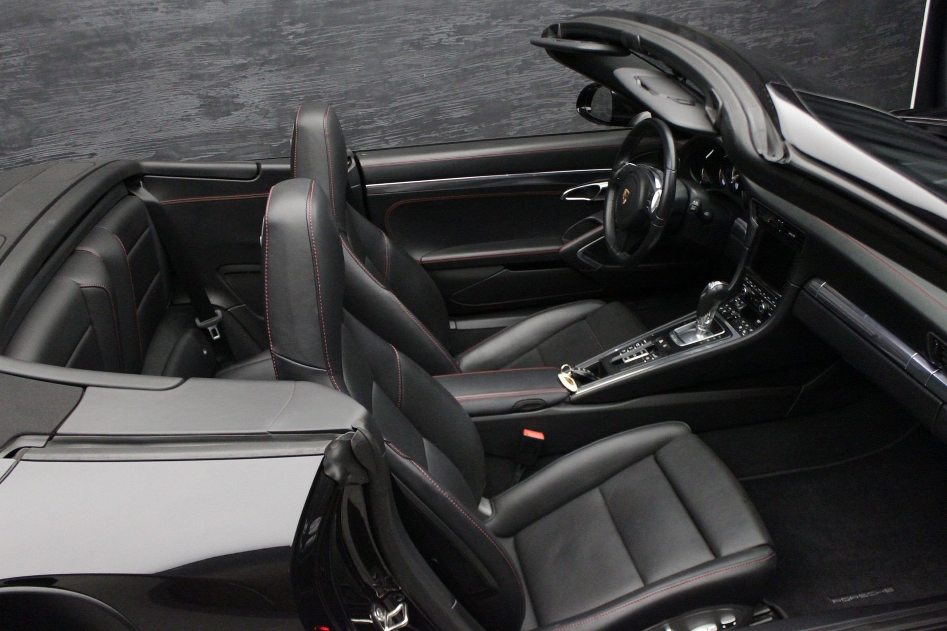 PORSCHE 911 Turbo Cabrio PDK-image-18