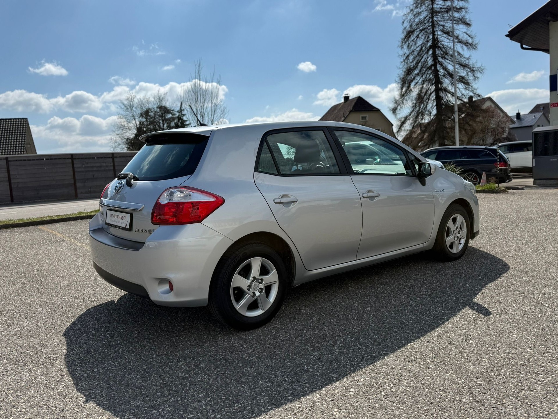 TOYOTA Auris 1.8 16V HSD Linea Luna-image-4