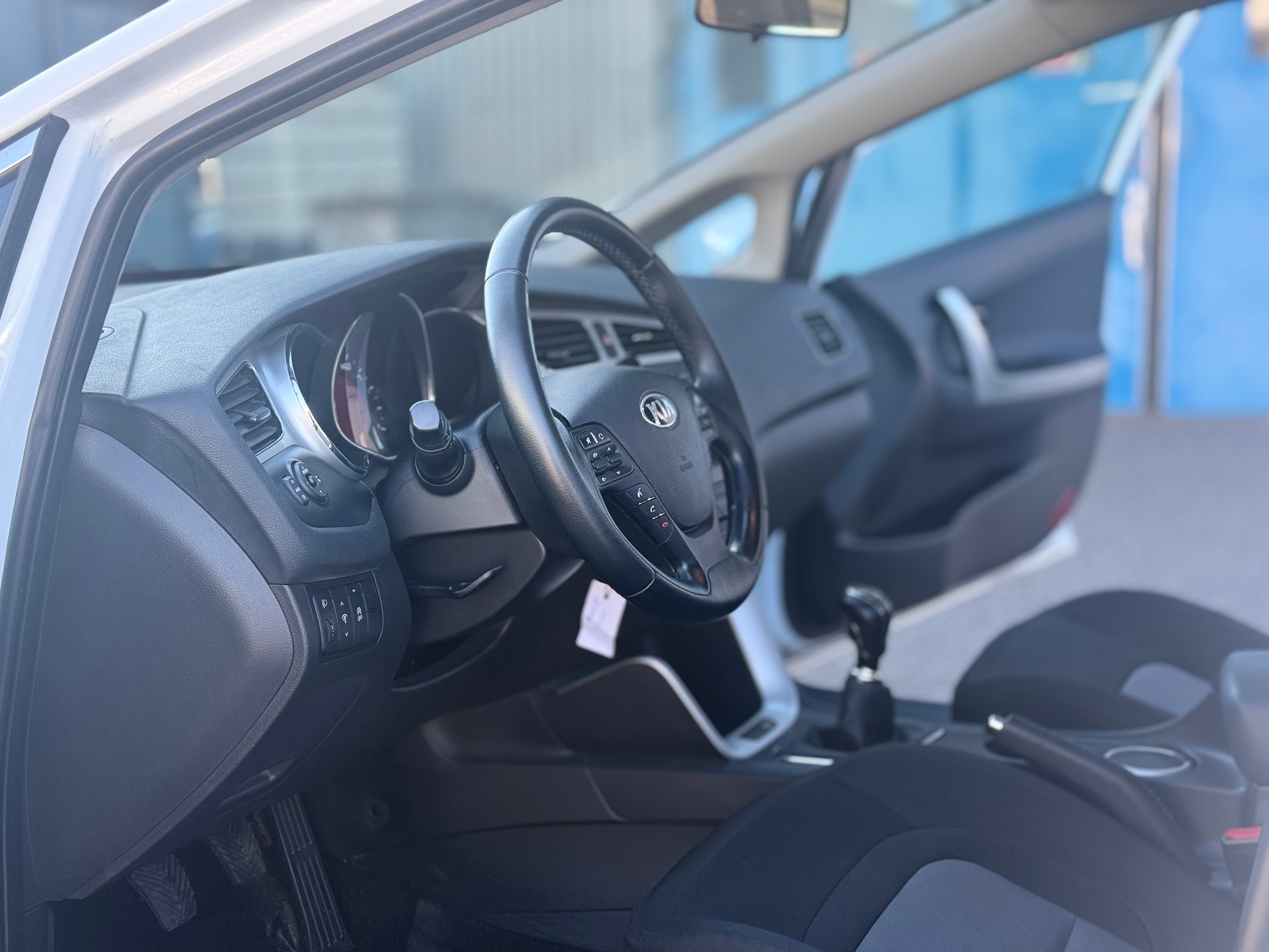 KIA Cee'd Sportswagon 1.6 CRDi Trend-image-5