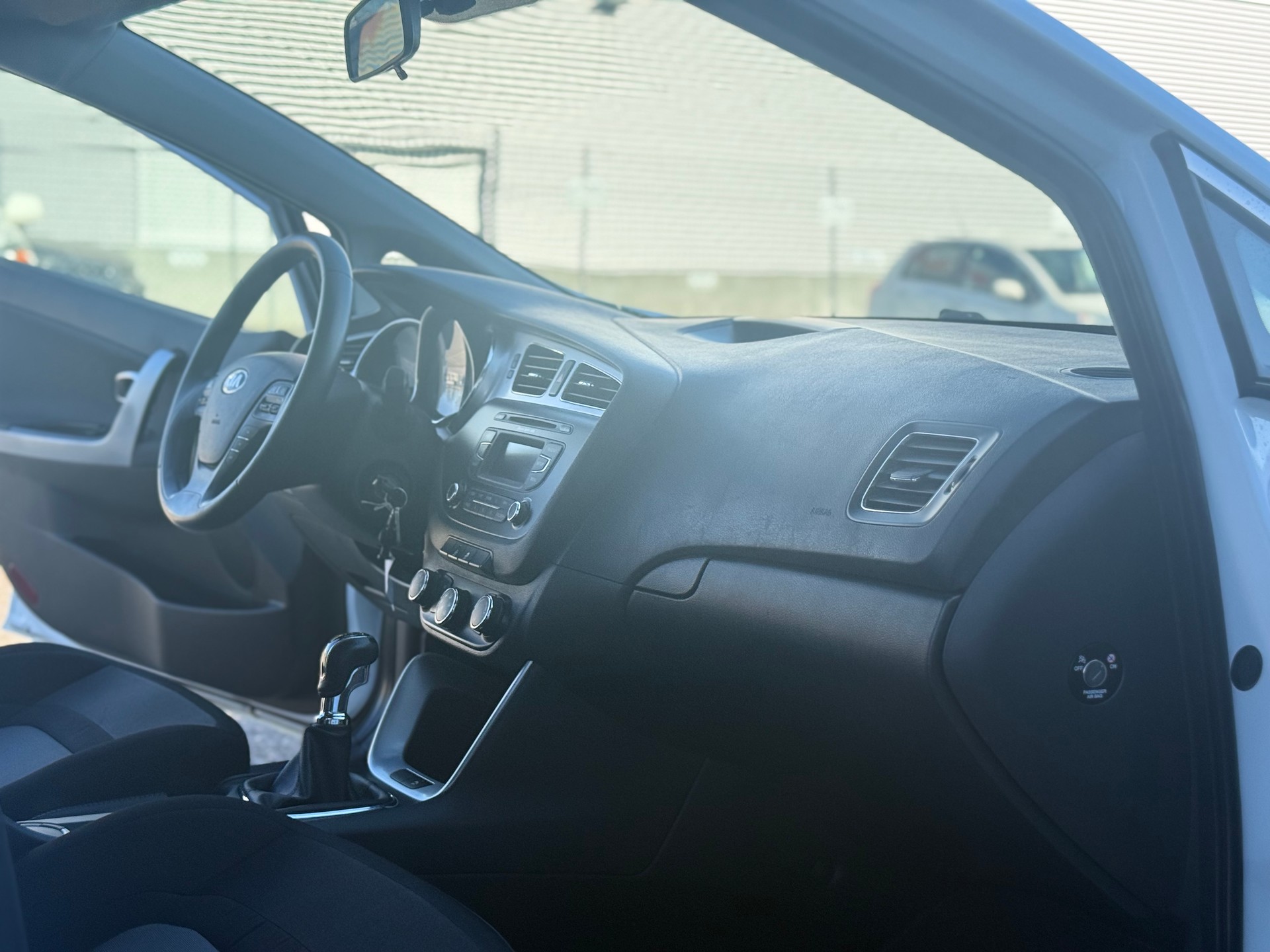 KIA Cee'd Sportswagon 1.6 CRDi Trend-image-6