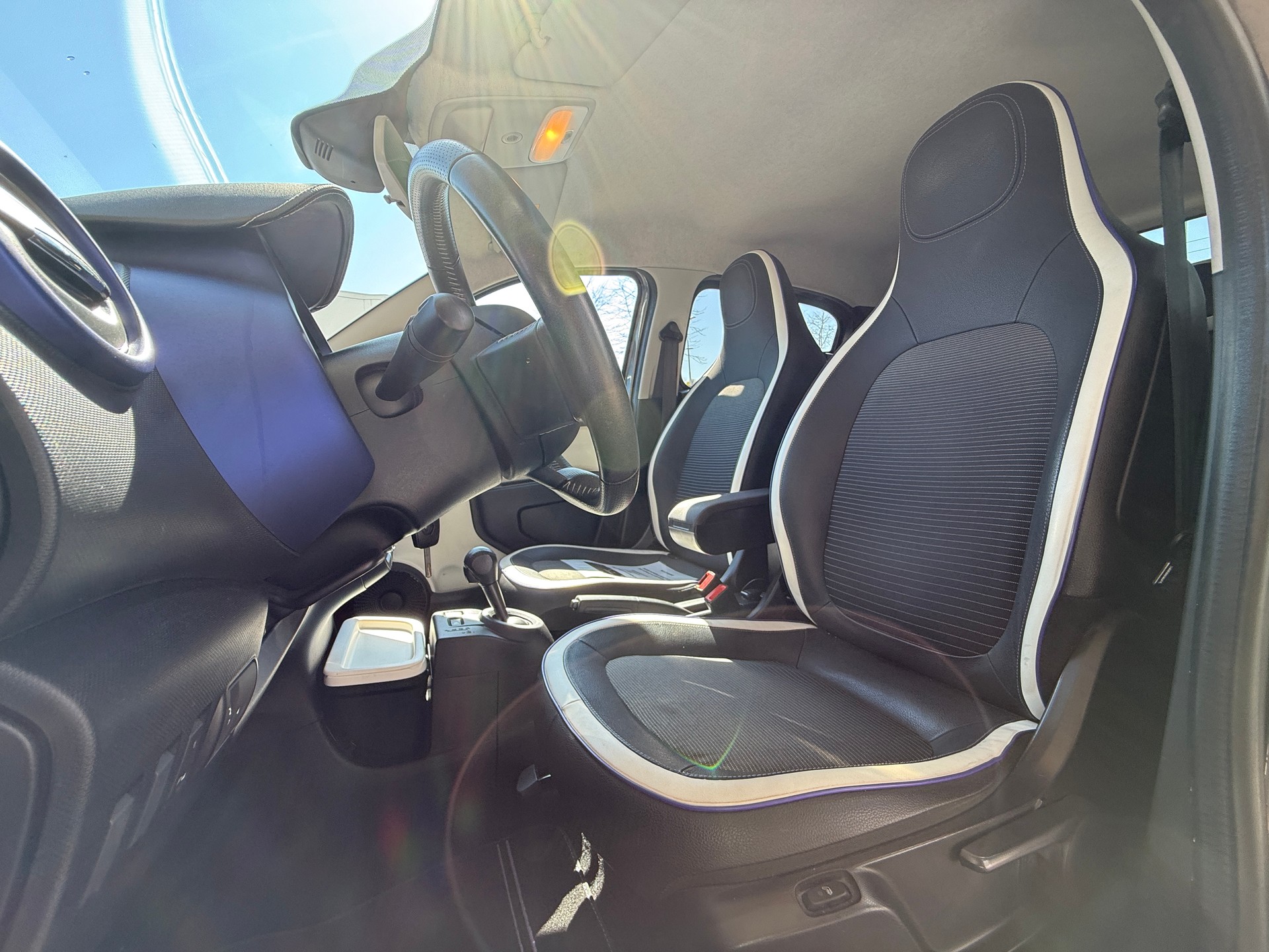 RENAULT Twingo 0.9 Swiss Edition SPORT EDITION EDC *** RÜCKFAHRKAMERA***-image-14