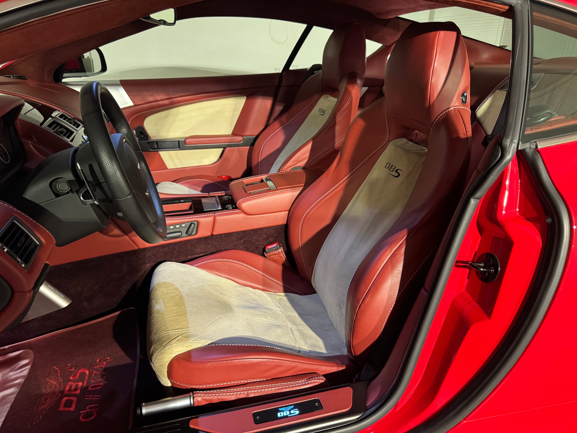 ASTON MARTIN DBS Coupé Touchtronic 2-image-16