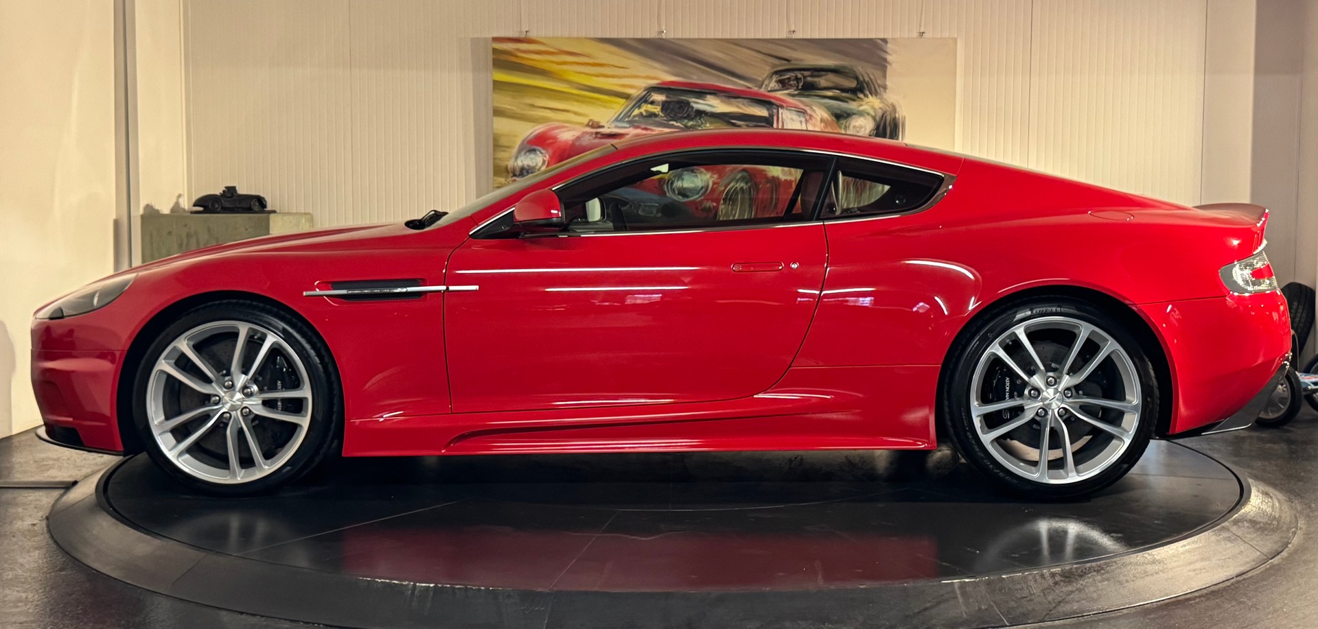 ASTON MARTIN DBS Coupé Touchtronic 2-showroom-element-1