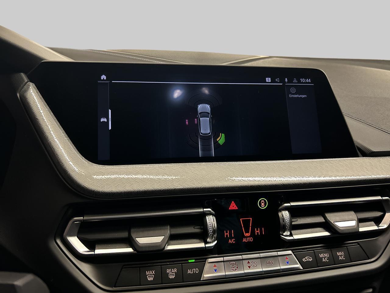 BMW M135i xDrive-image-18