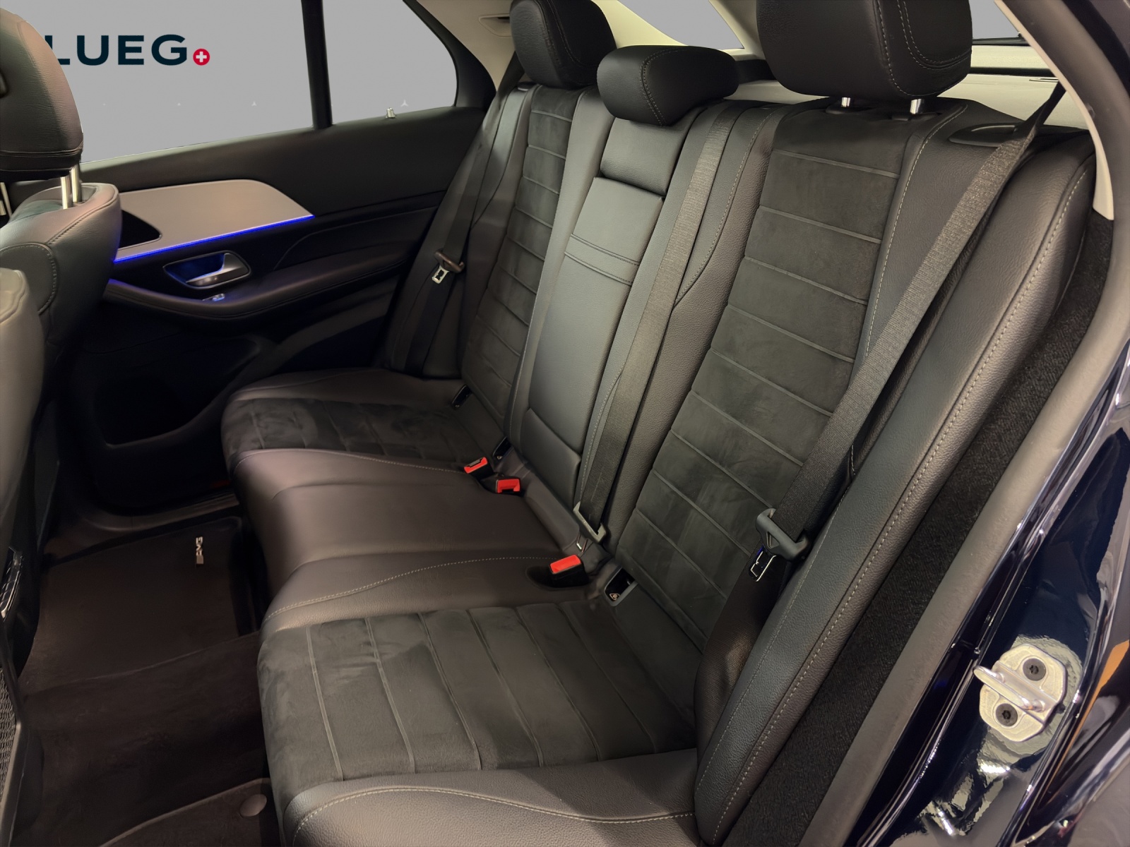 MERCEDES-BENZ GLE 300 d 4M - AMG / DISTRONIC / 360 Grad Kamera / Panorama-Dach-image-13