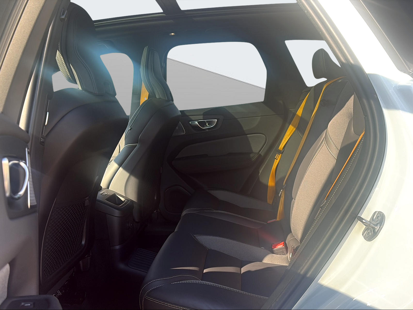 VOLVO XC60 2.0 T8 TE Polestar eAWD-image-13