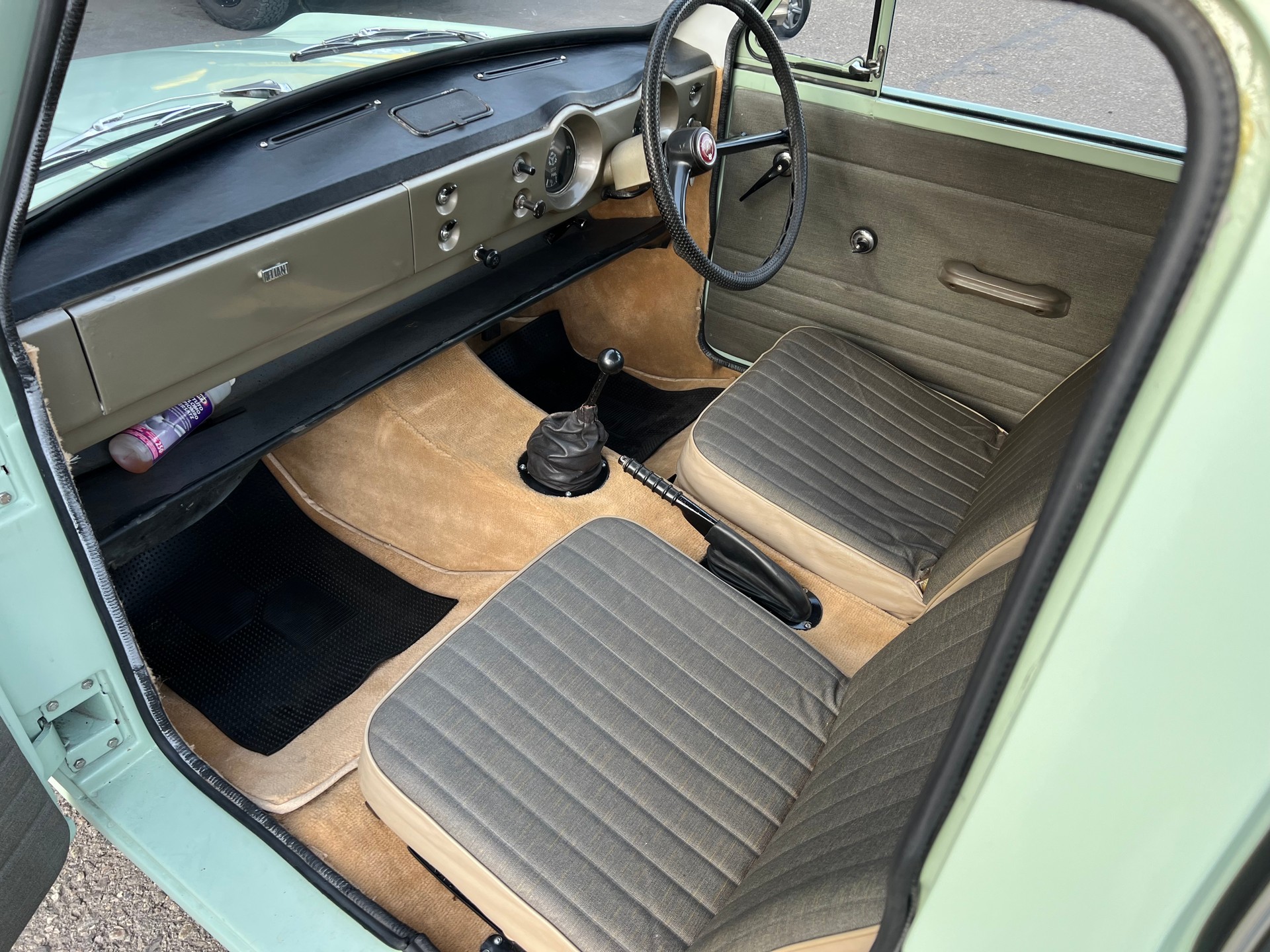 RELIANT Rebel 700 Saloon-image-13