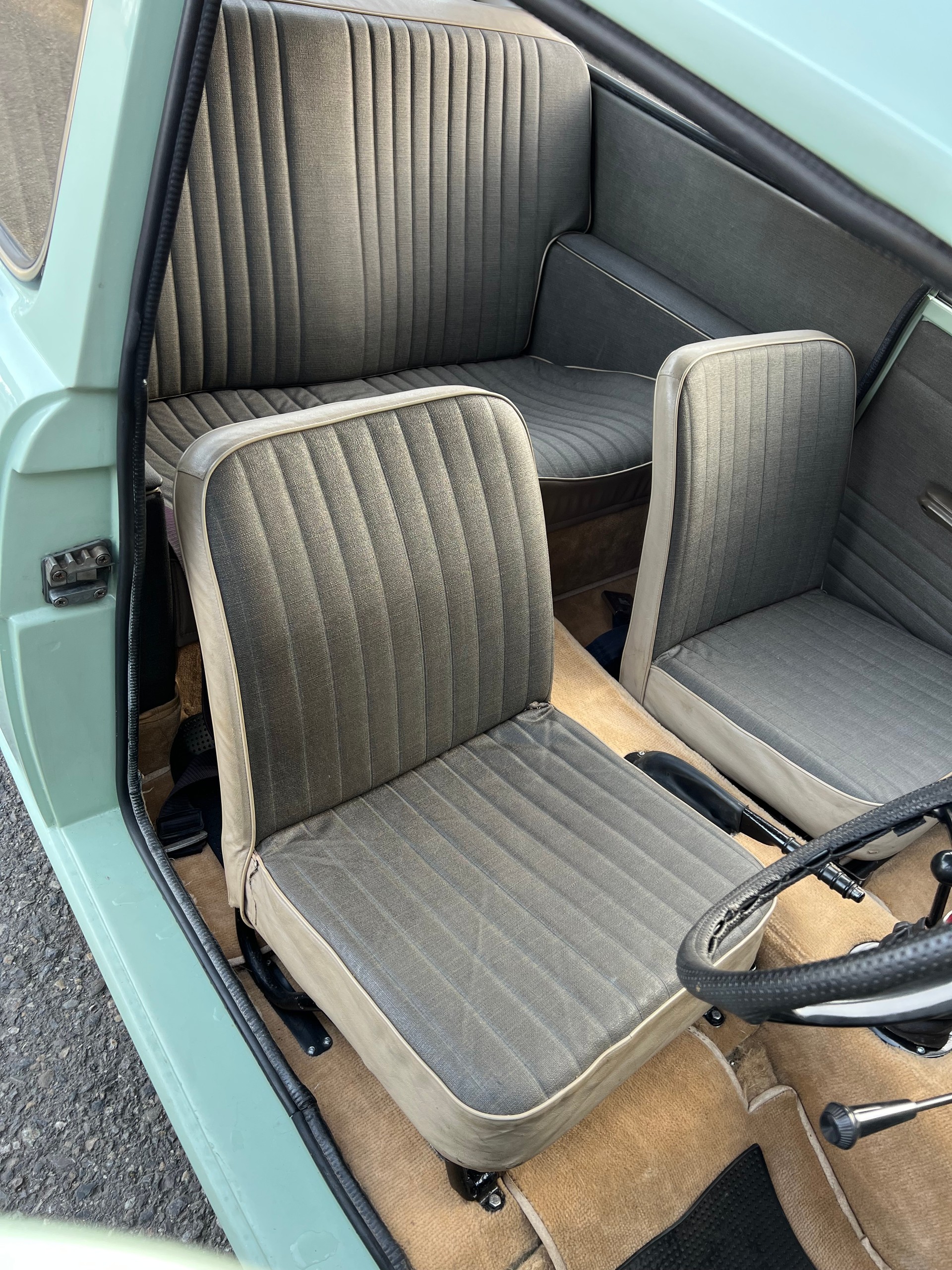 RELIANT Rebel 700 Saloon-image-10