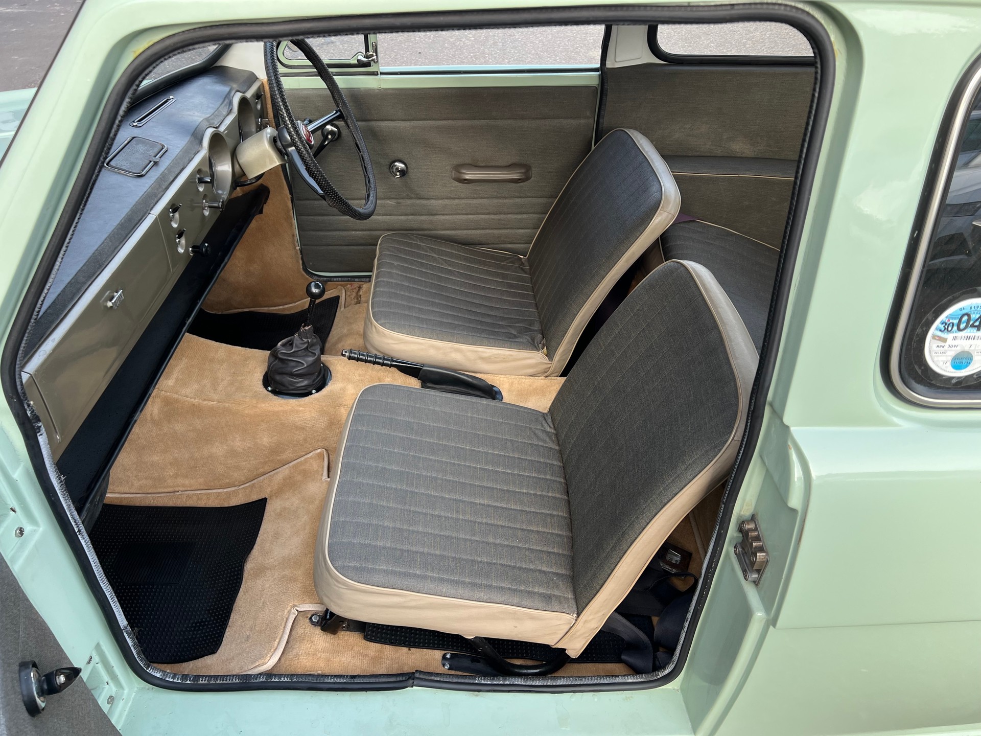 RELIANT Rebel 700 Saloon-image-14