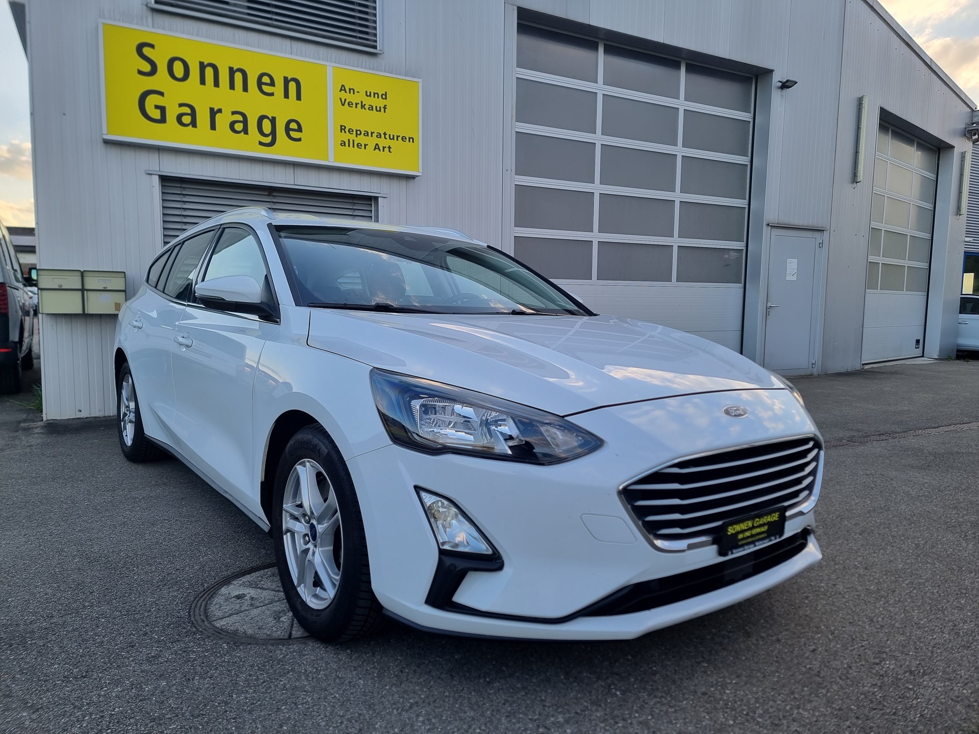 FORD Focus 1.5 TDCi Cool Connect Automatic-image-0