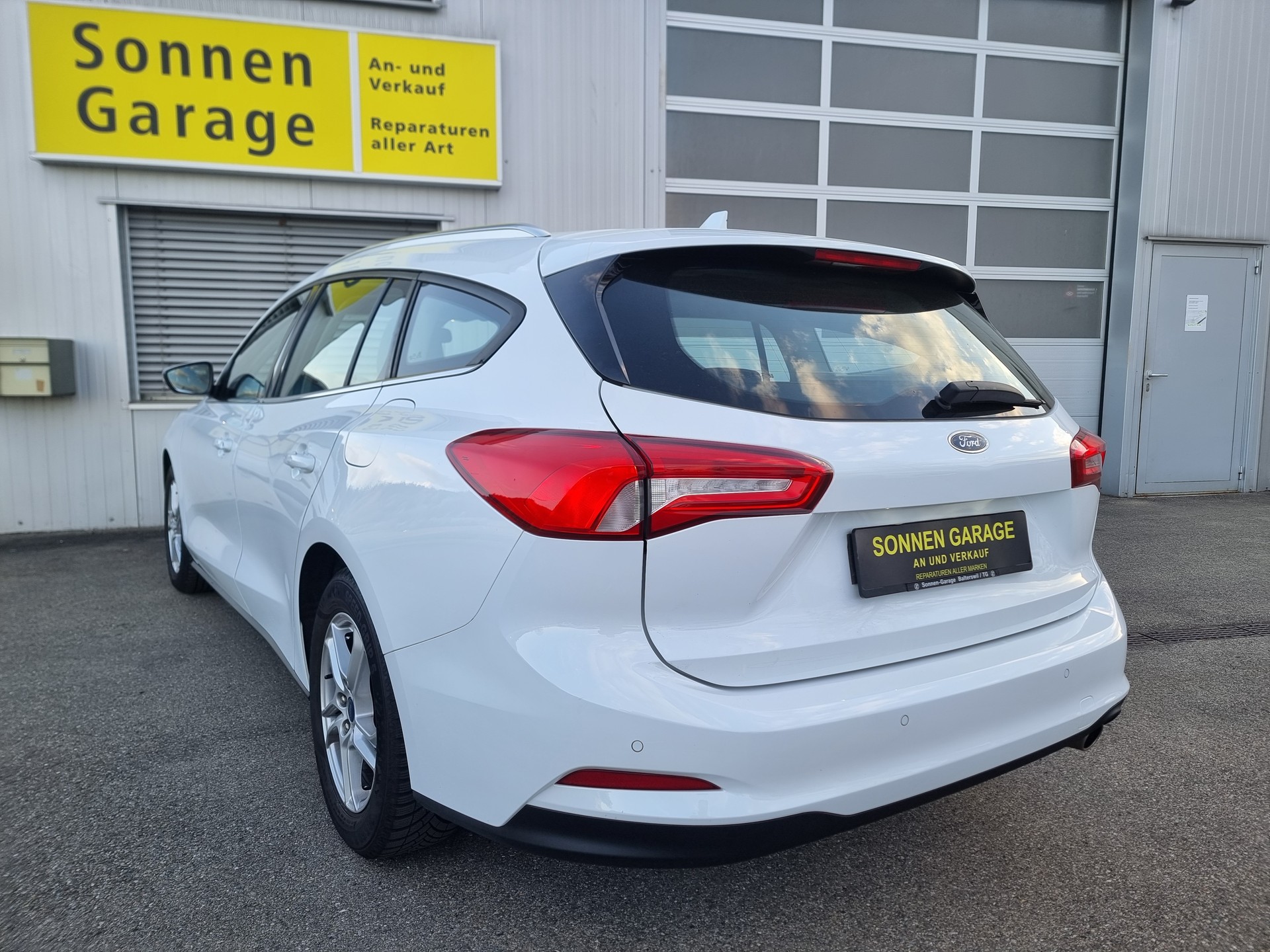 FORD Focus 1.5 TDCi Cool Connect Automatic-image-9