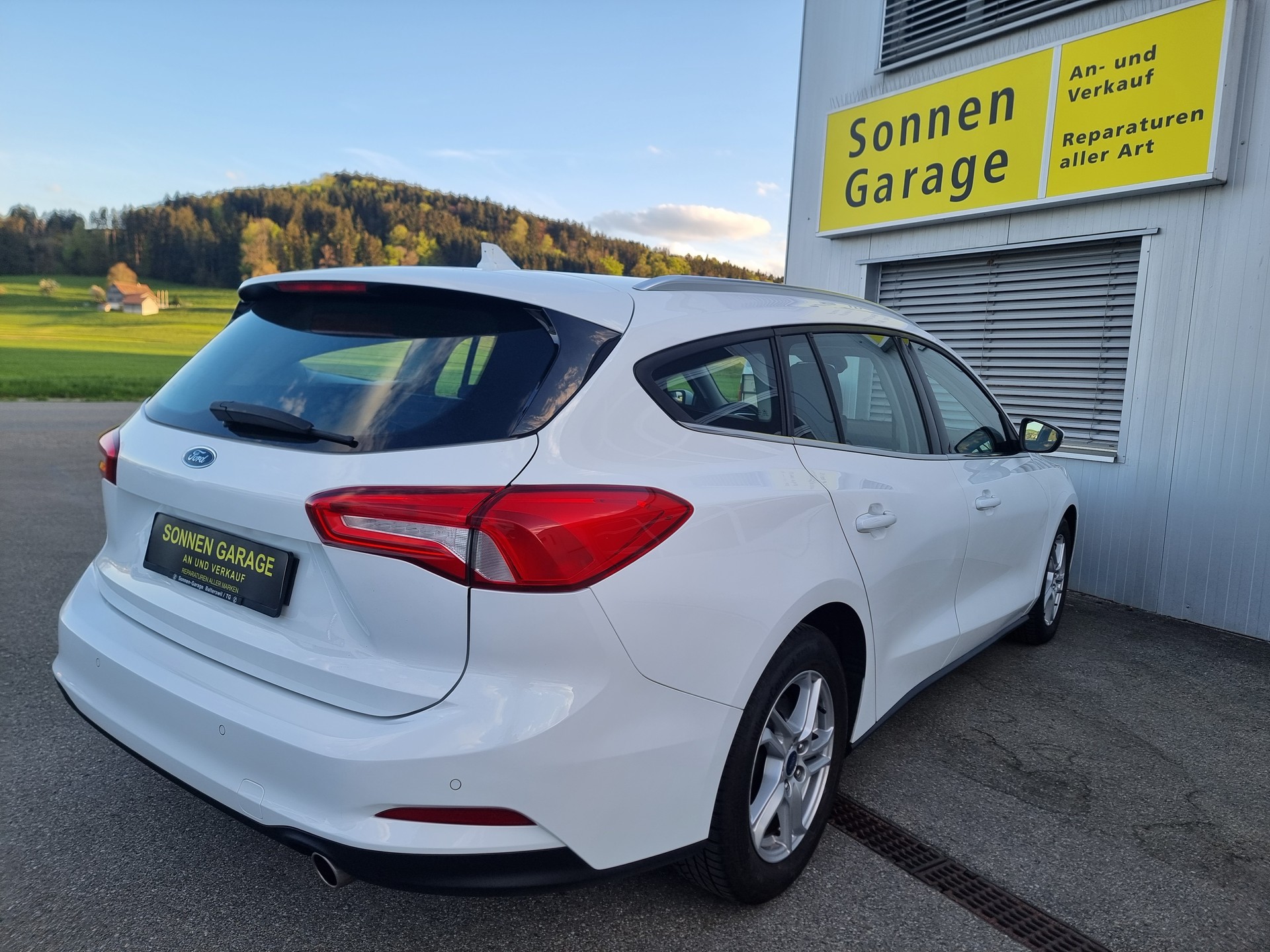 FORD Focus 1.5 TDCi Cool Connect Automatic-image-10