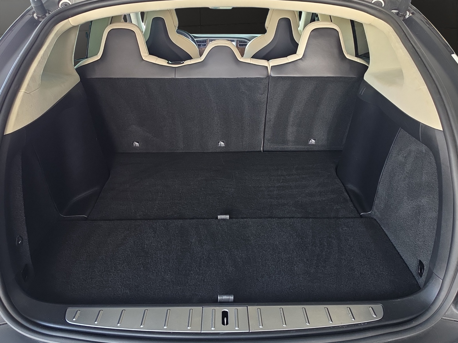 TESLA Model X 75 D-image-15