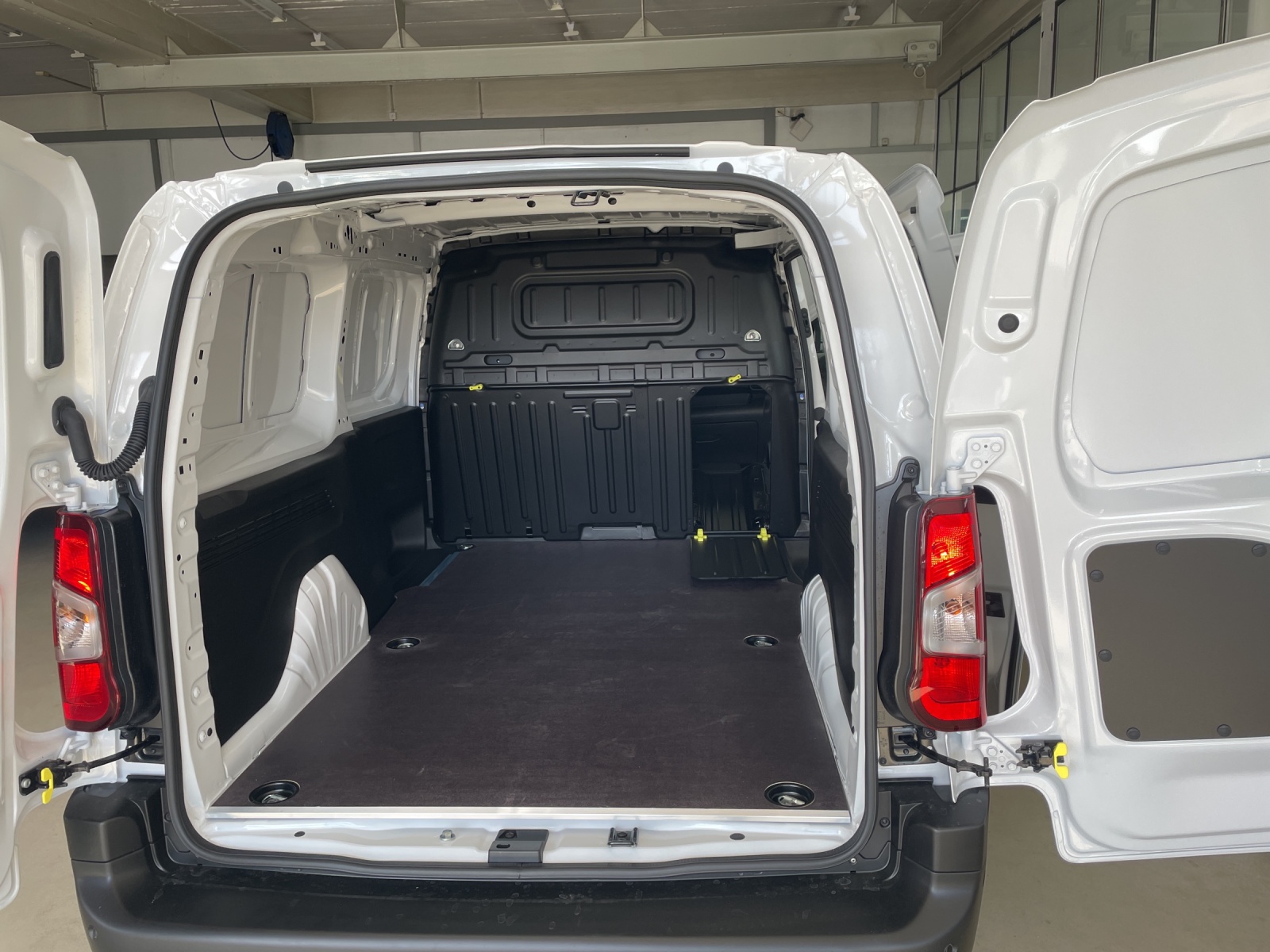 FIAT E-Doblo Kaw. L2 50 kWh-image-6