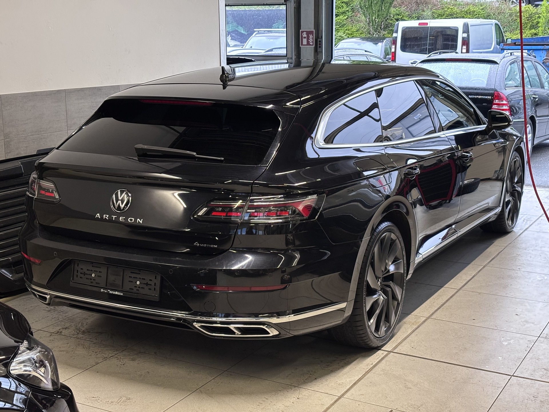VW Arteon SB 2.0 TDI R-Line 4Motion DSG-image-3