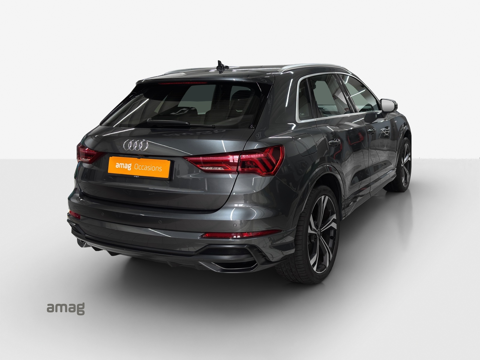 AUDI Q3 35 TFSI S line Attraction S-tronic-image-4
