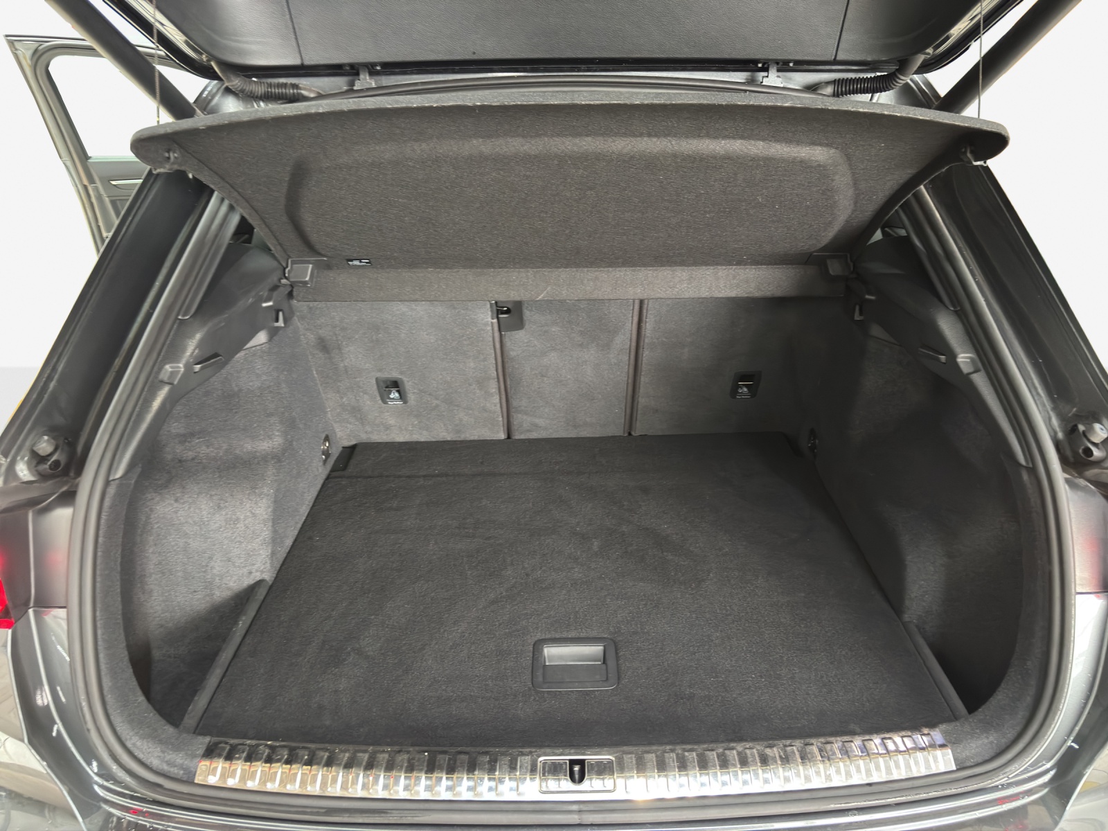 AUDI Q3 35 TFSI S line Attraction S-tronic-image-12