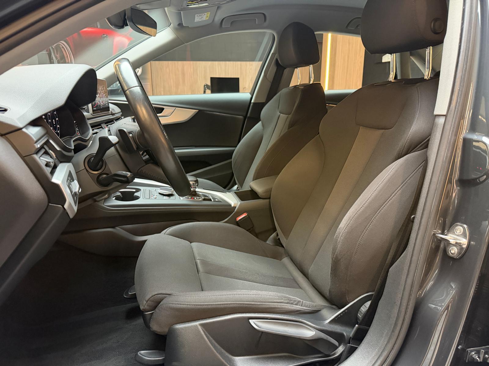 AUDI A4 2.0 35 TFSI S Line S-Tronic-image-14